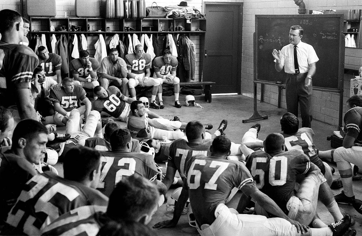  College Football: Texas coach Darrell Royal talking to Tommy Nobis (60) and rest of the team in locker room before game vs Oklahoma at Cotton Bowl Stadium. Dallas, TX 10/12/1963CREDIT: Neil Leifer (Photo by Neil Leifer /Sports Illustrated/Getty Imag