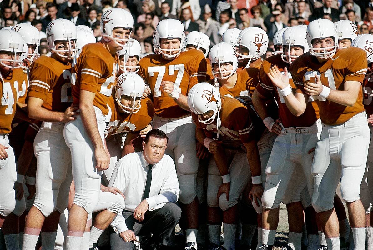  College Football: Cotton Bowl: Texas coach Darrell Royal talking to players in team huddle during game vs Navy at Cotton Bowl Stadium. Dallas, TX 1/1/1964CREDIT: Neil Leifer (Photo by Neil Leifer /Sports Illustrated/Getty Images)(Set Number: X9730 )