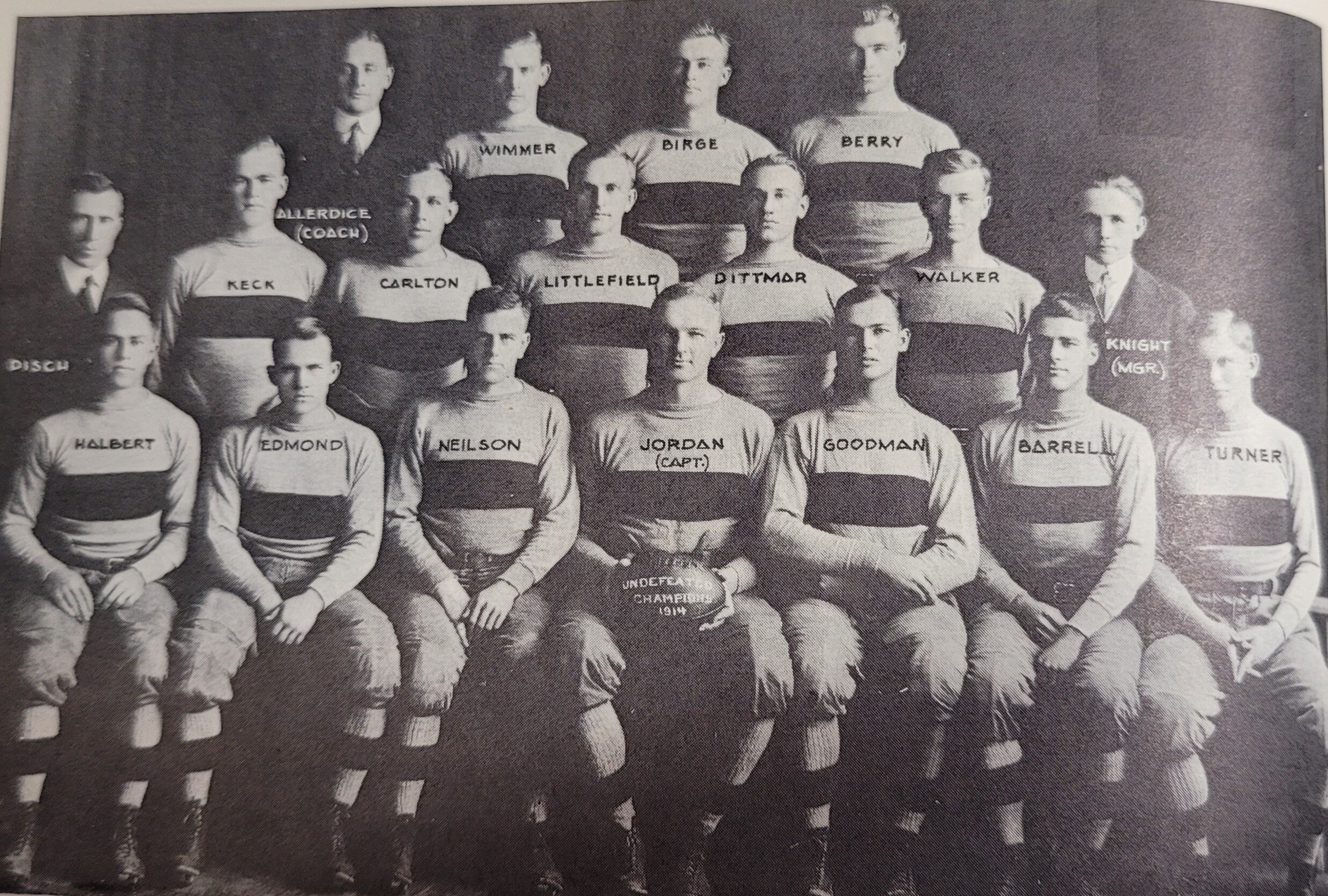 1914 football team.jpg
