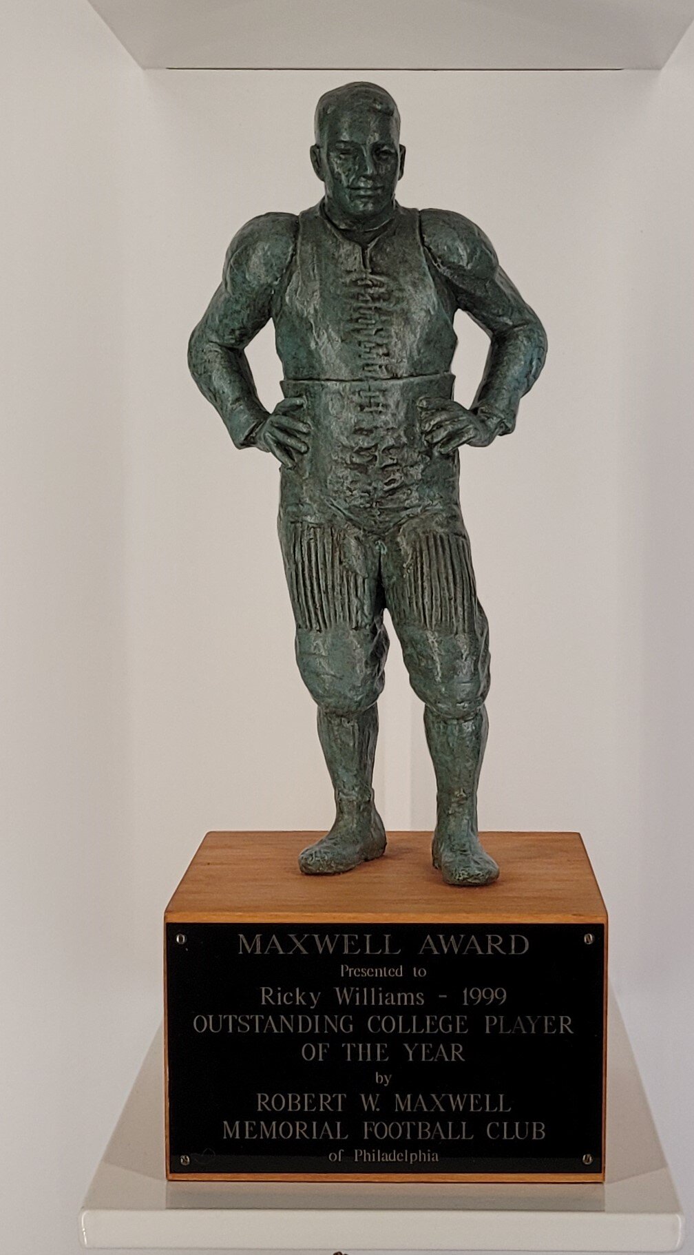 Maxwell Award - College player of the year - Ricky Williams 1999.jpg