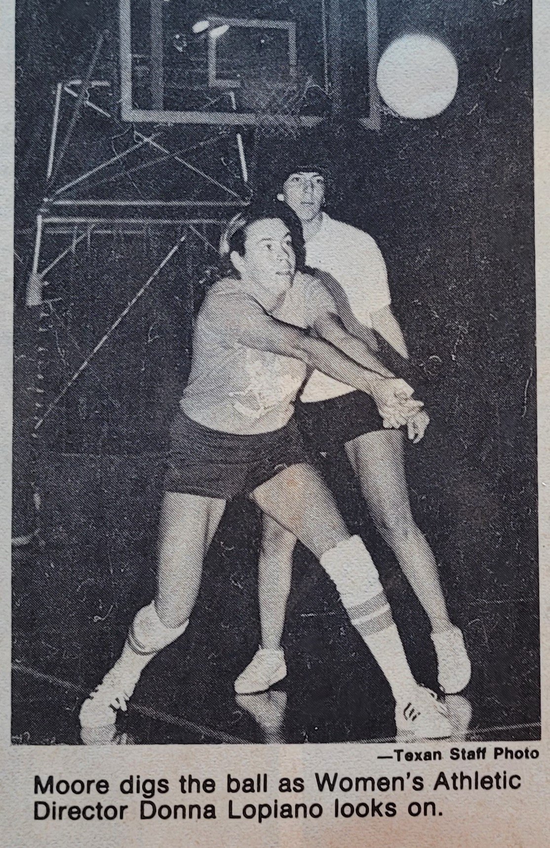 1977 volleyball Lopiano and Moore.jpg