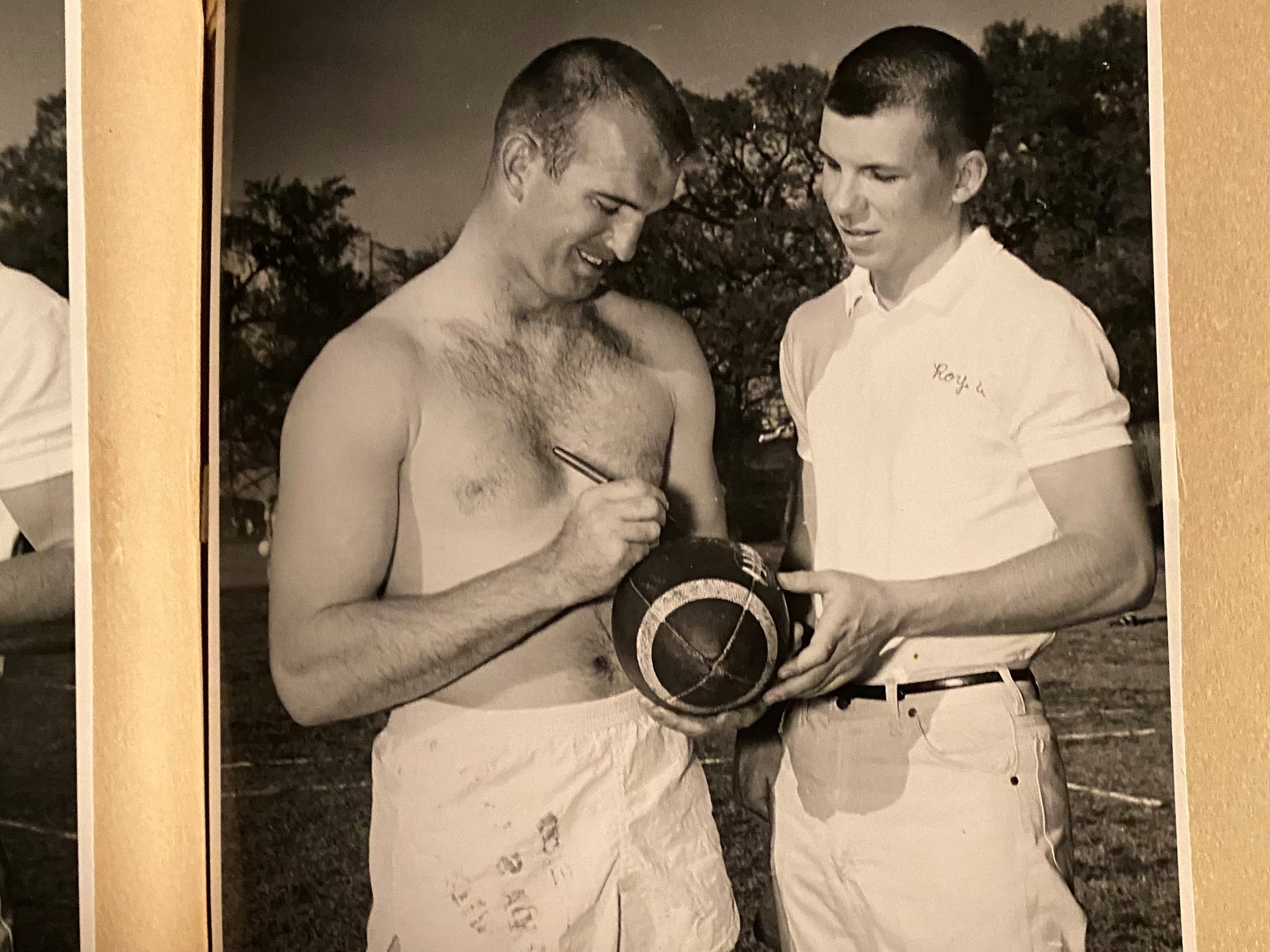 Roy Jones get Autograph from James Saxton.JPG