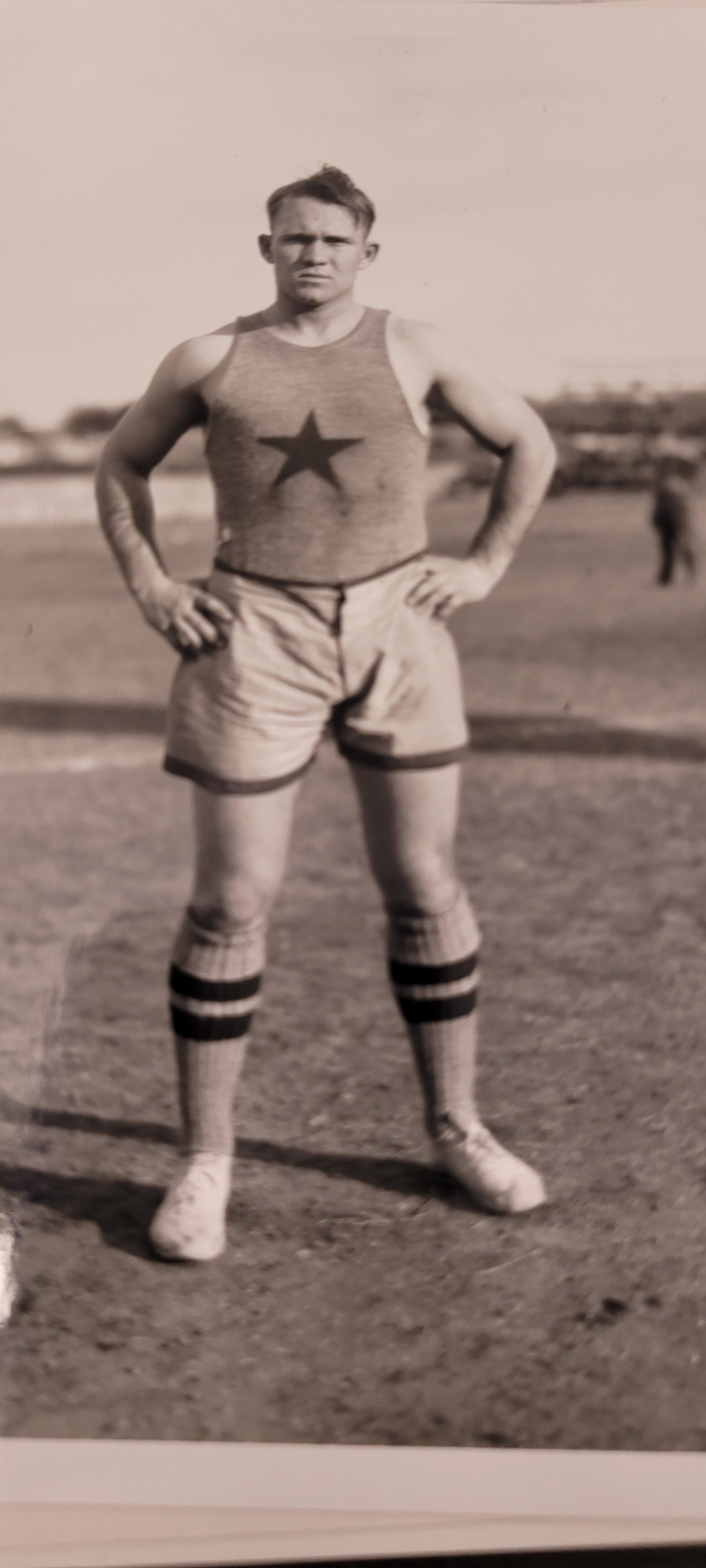  1913 two sports star Pete Edmonds in basketball uniform.jpg 