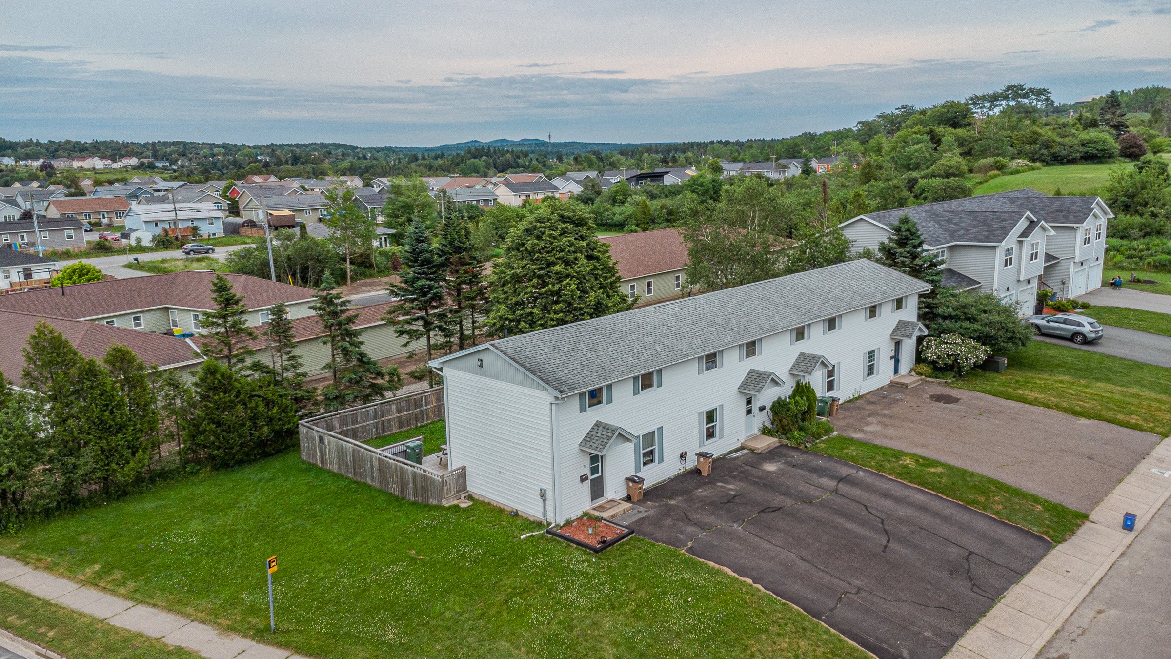 64 Oakhill Crescent-36.jpg