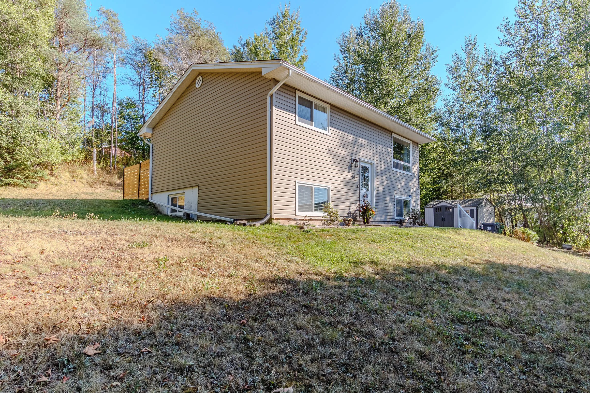 10 Templeton Crt-125.jpg