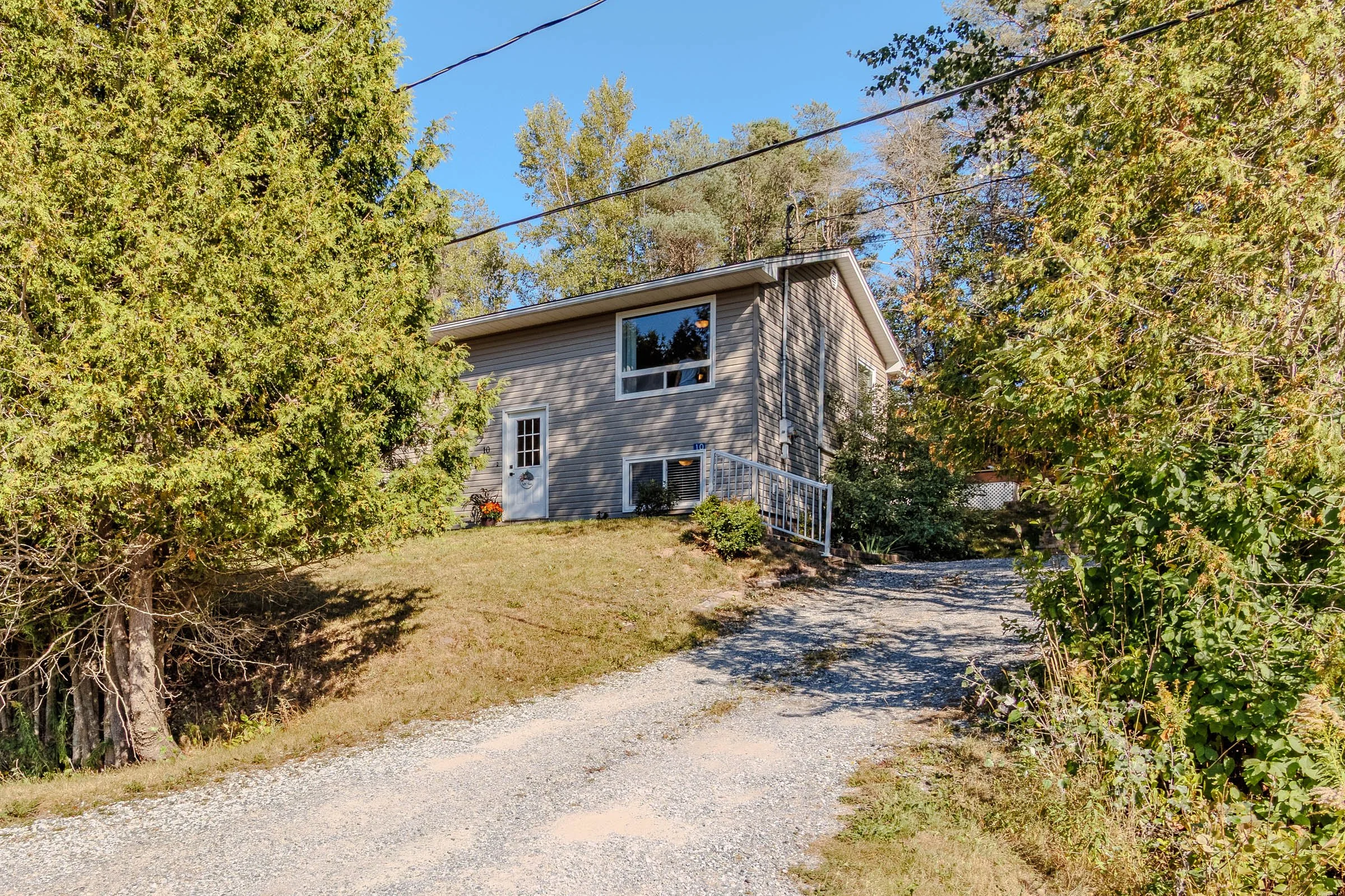 10 Templeton Crt-100.jpg
