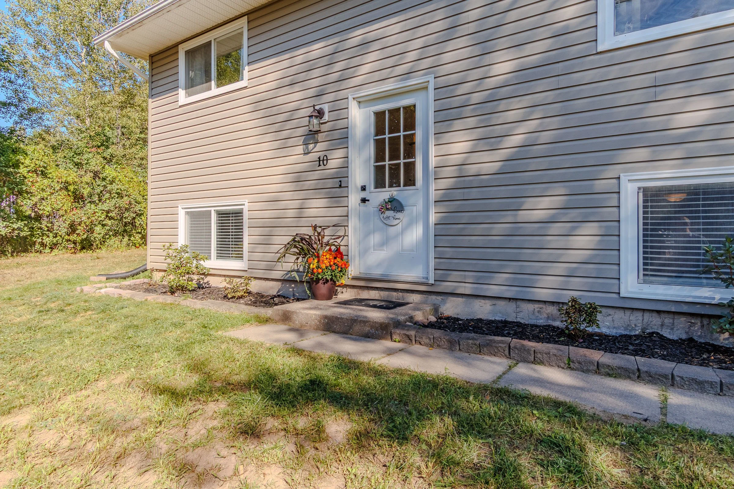 10 Templeton Crt-102.jpg