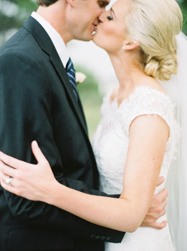 AUSTIN-NATURAL-LIGHT-WEDDING-PHOTOGRAPHER-49.jpg