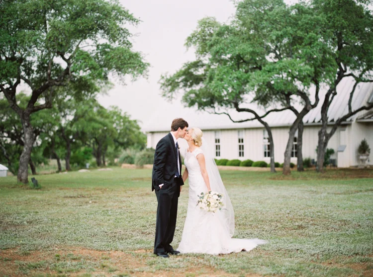 AUSTIN NATURAL LIGHT WEDDING PHOTOGRAPHER-1000.jpg