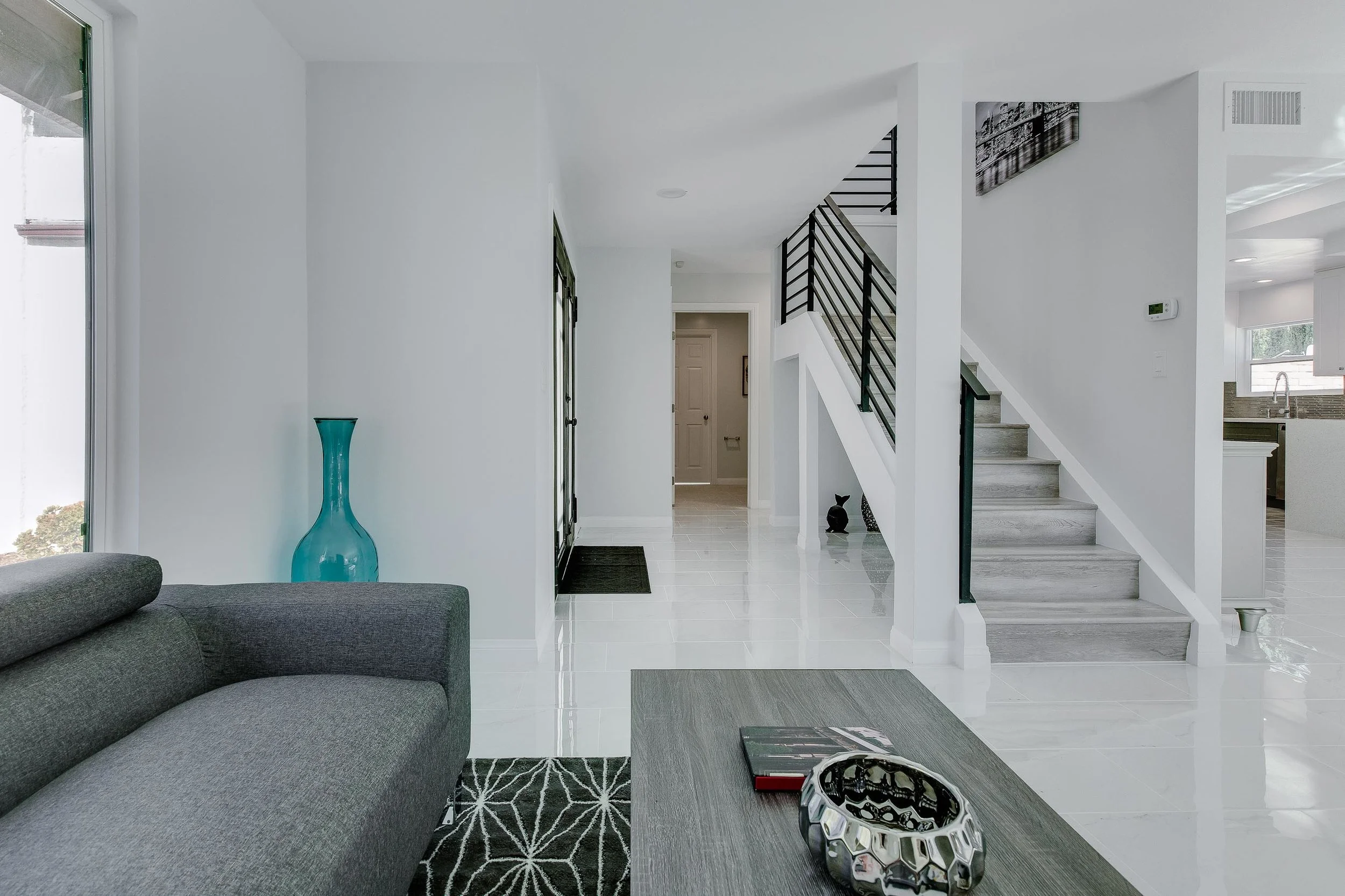 Entryway view - WEB OPTOMIZED.jpg