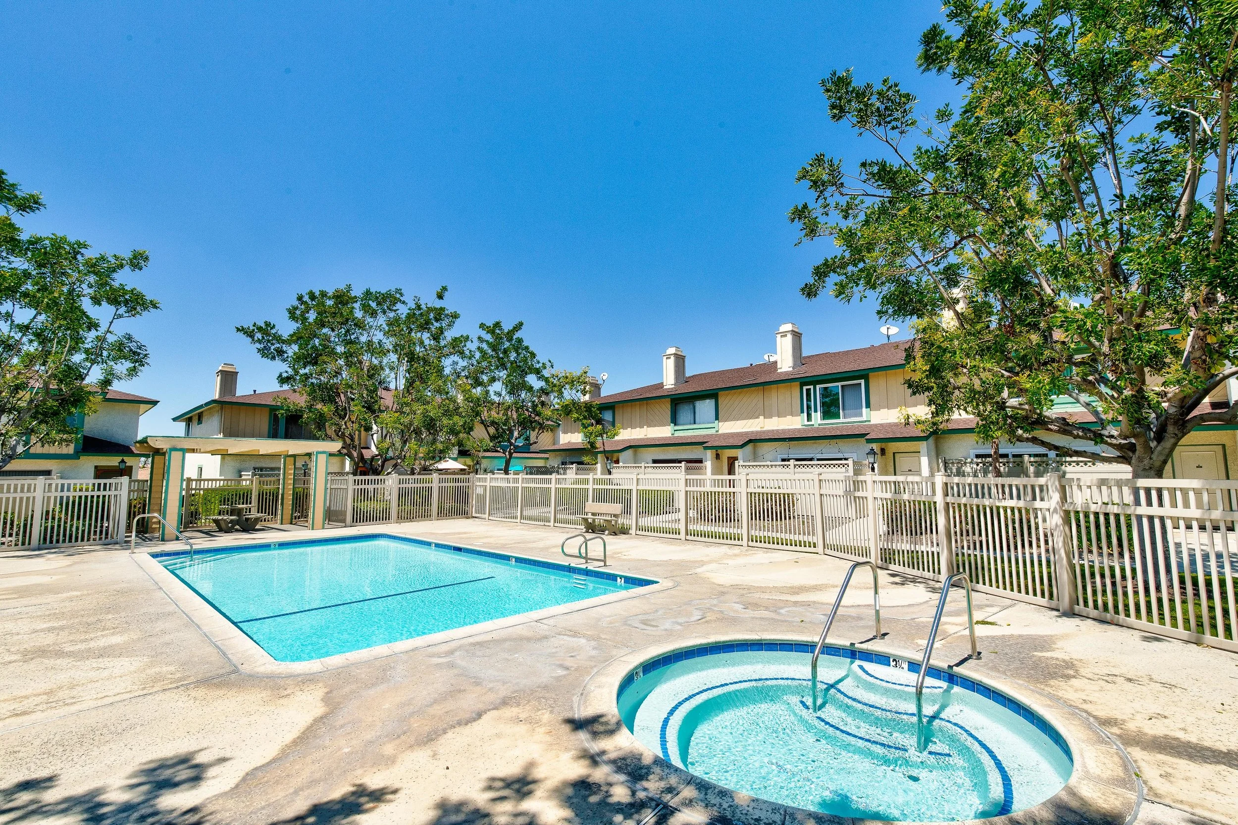 Pool - WEB OPTOMIZED.jpg