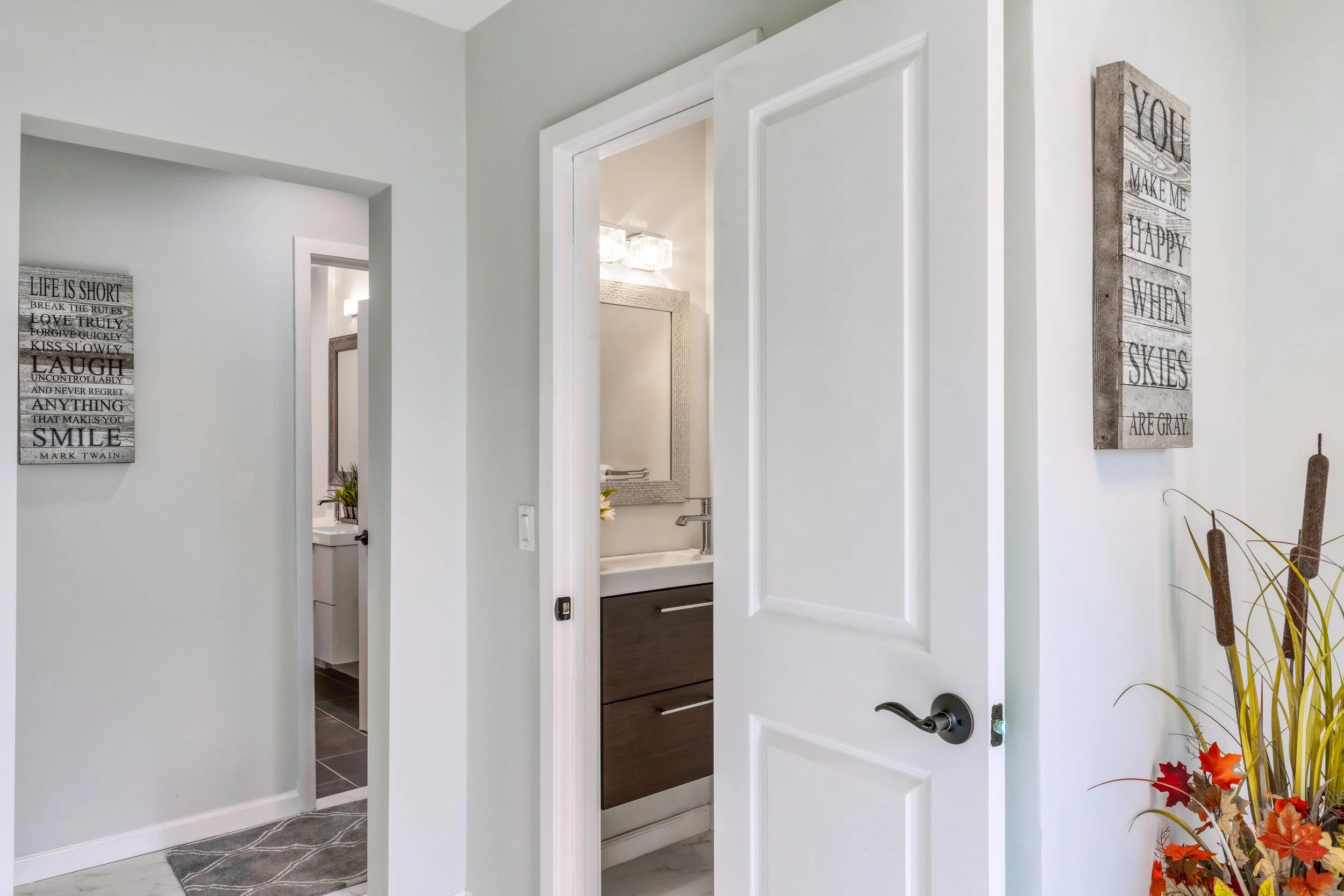 Entry Hall WEB OPTOMIZED.jpg