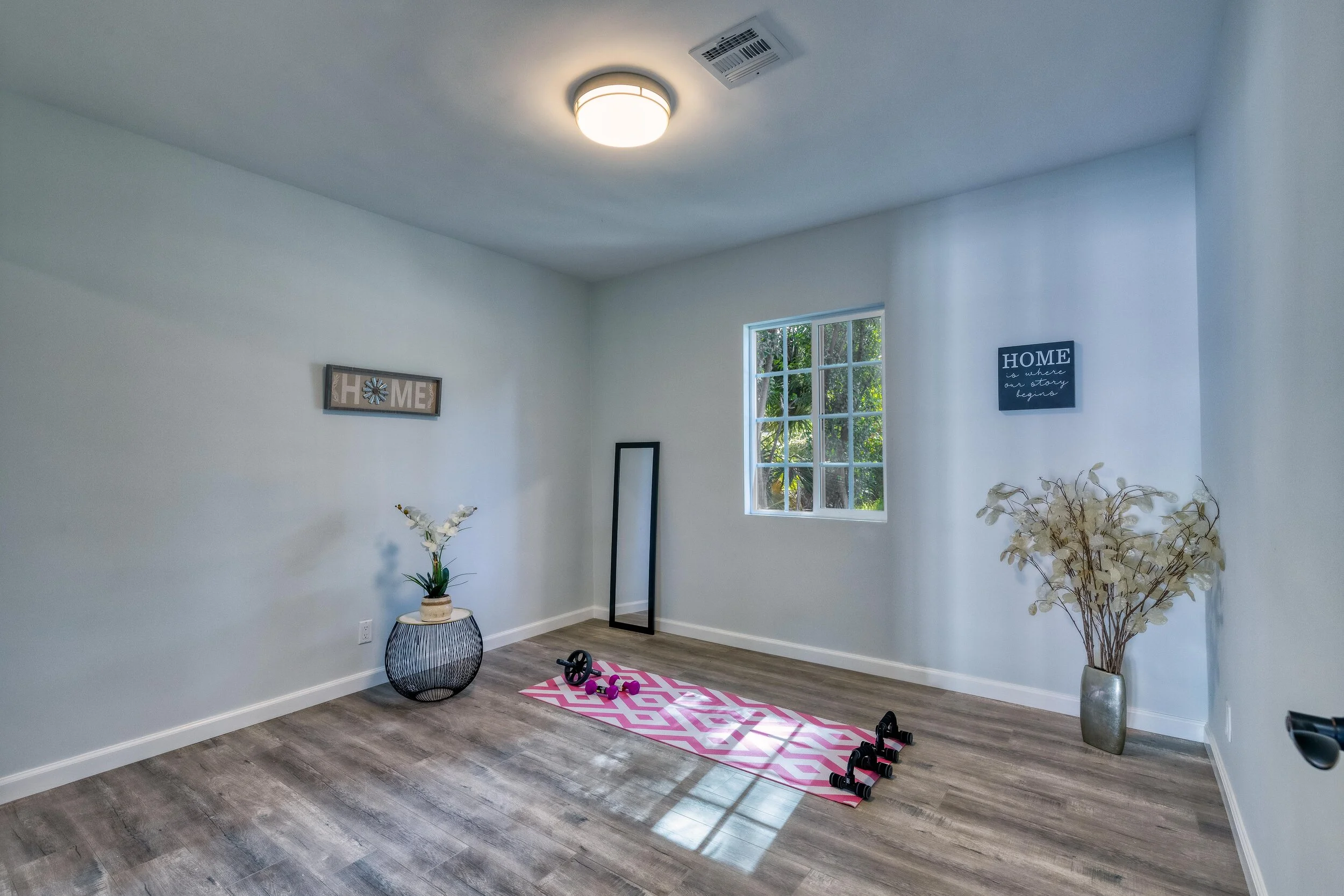 Guest Bedroom 2 WEB OPTOMIZED.jpg