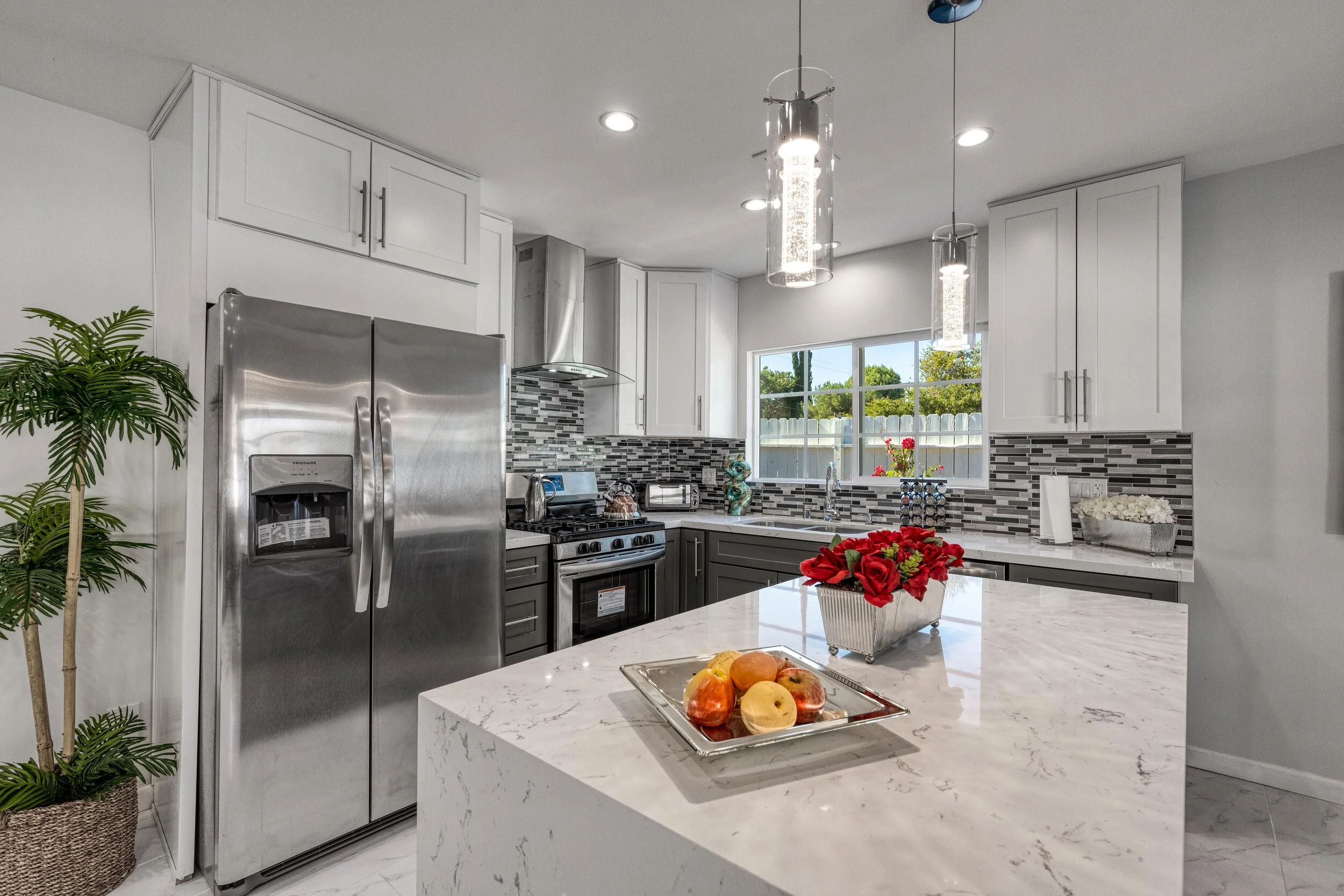 Kitchen WEB OPTOMIZED.jpg