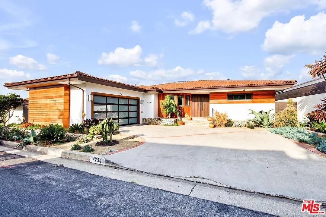 4250 DON CARLOS DR LOS ANGELES, CA 90008 SOLD $1,899,000