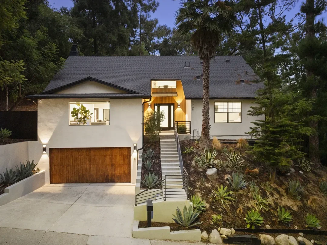 HOLLYWOOD HILLS LOS ANGELES, CA 90068 SOLD $2,198,000