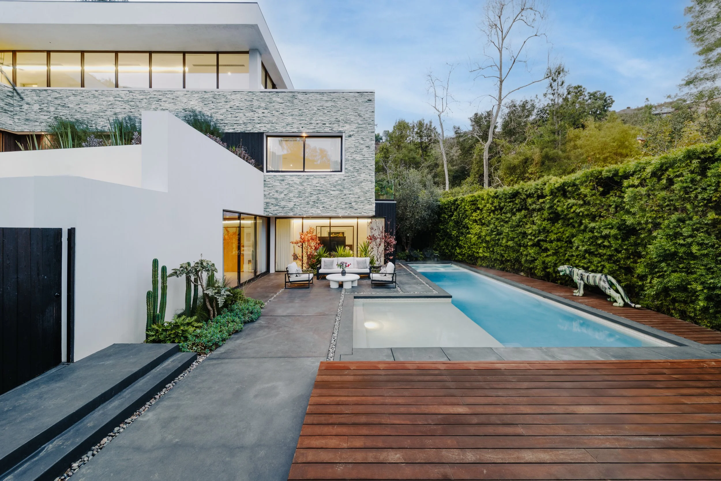  7681 WILLOW GLEN RD  HOLLYWOOD HILLS, CA 90046   SOLD    $6,200,000    