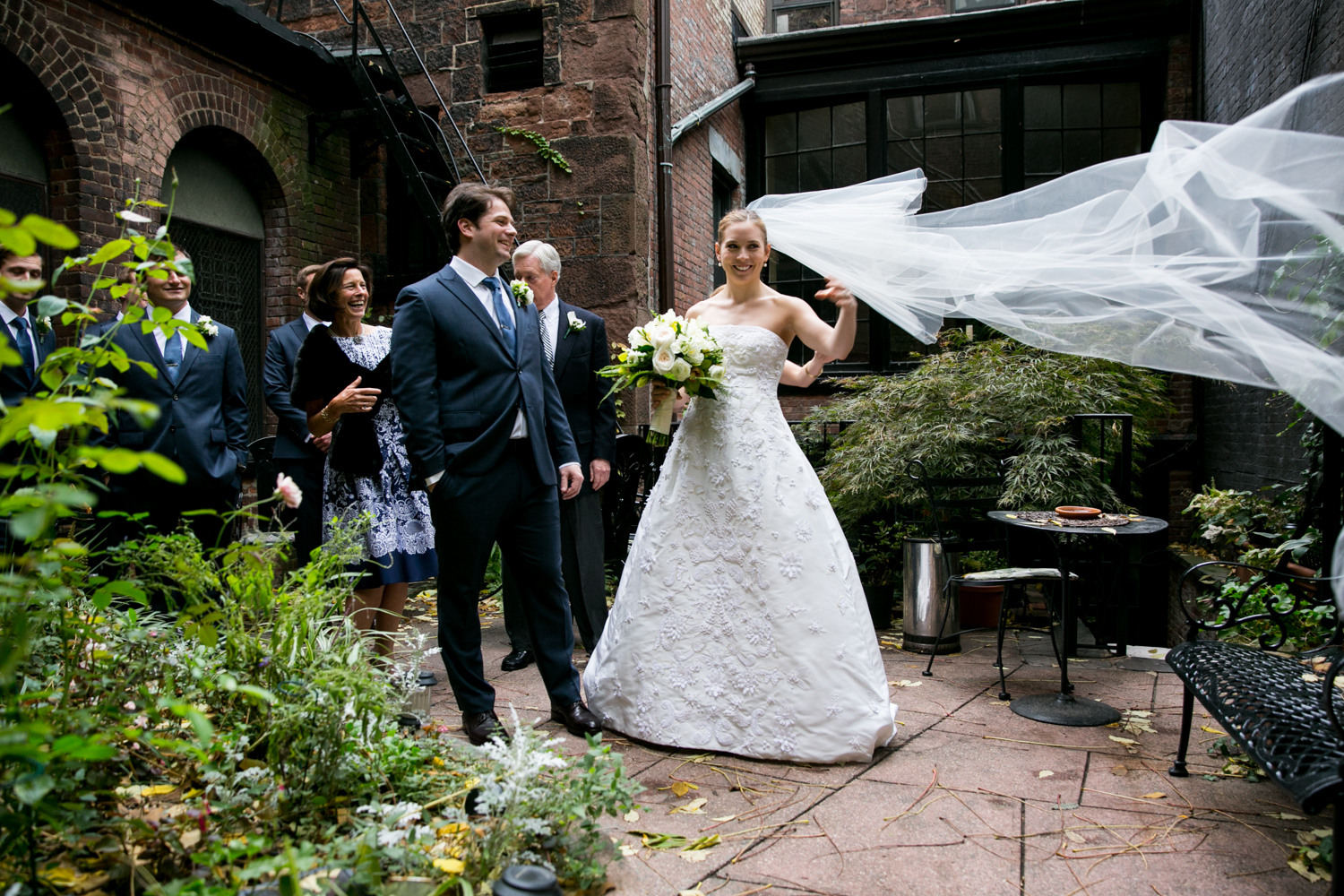 HeatherPhelpsLipton-Modern-Wedding-Photography-TribecaRooftop-ChurchOfTheAscension-13.jpg