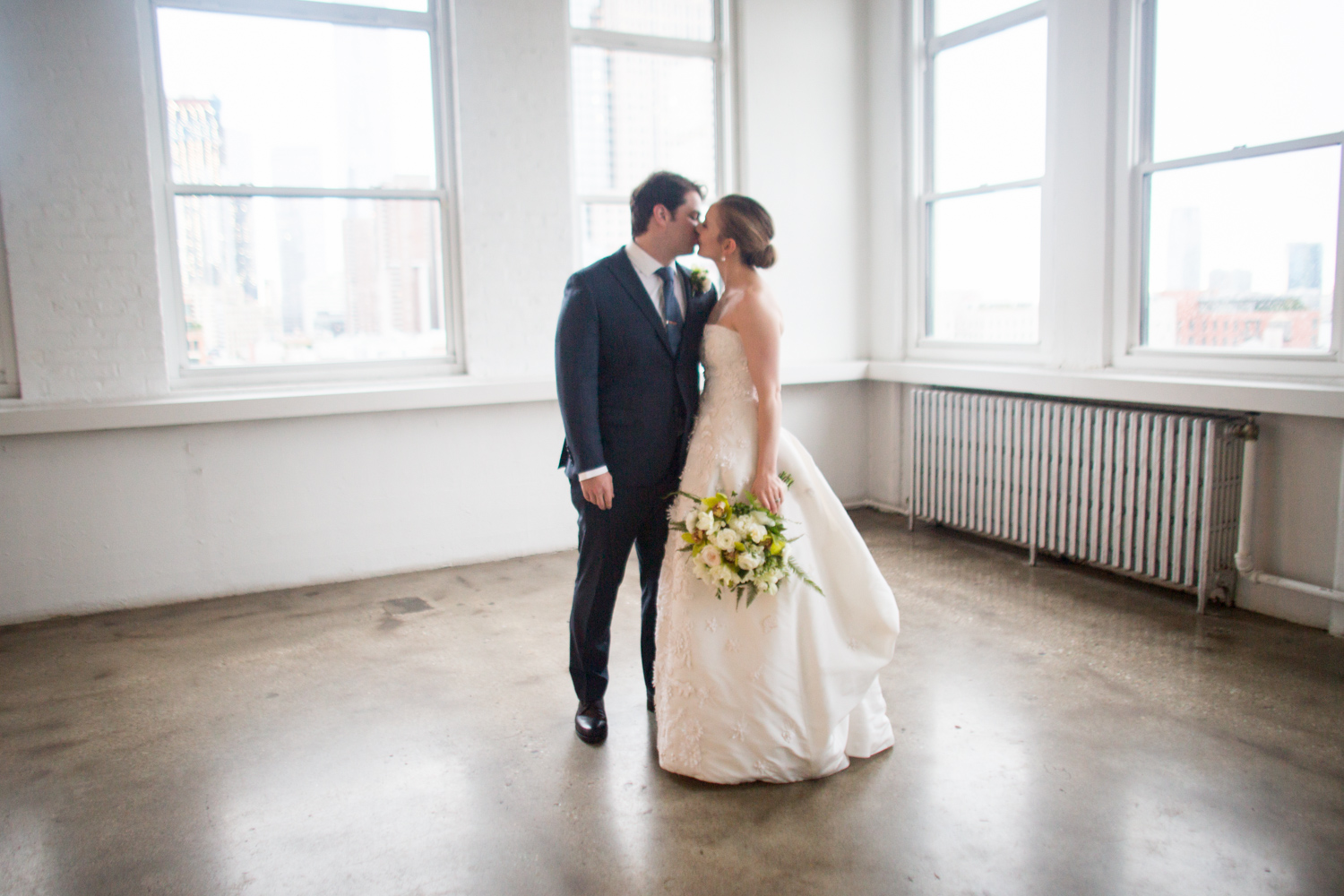 HeatherPhelpsLipton-Modern-Wedding-Photography-TribecaRooftop-ChurchOfTheAscension-11.jpg