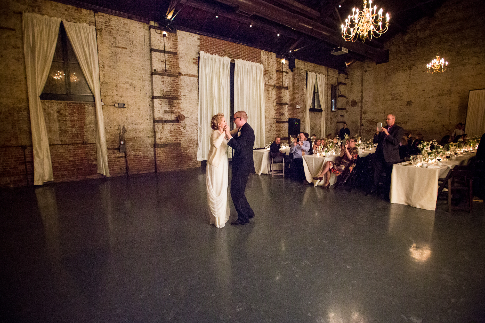 HeatherPhelpsLipton-Modern-WeddingPhotography-GreenBuilding-winter-prospectpark-4-2.jpg