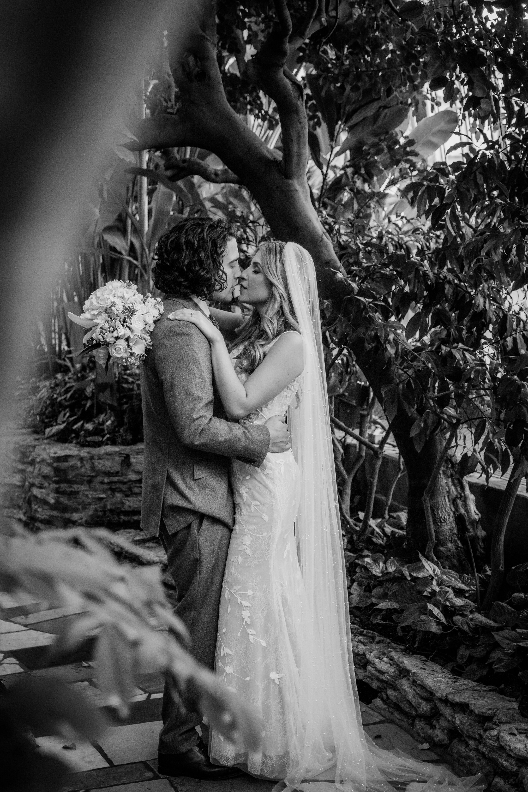 como-zoo-conservatory-st-paul-wedding-photography-052.JPG