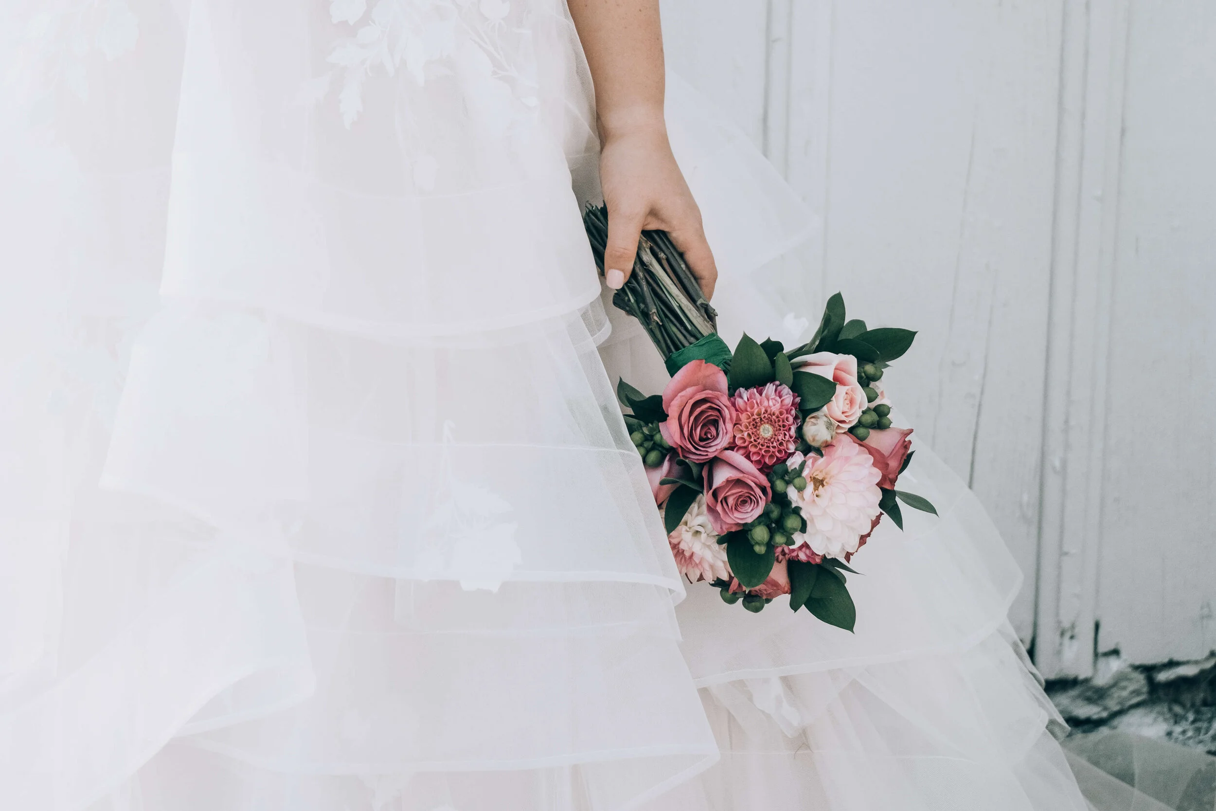 Hotel Landing_Wayzata_Minnesota_Wedding_Photography_LizNik_036.JPG