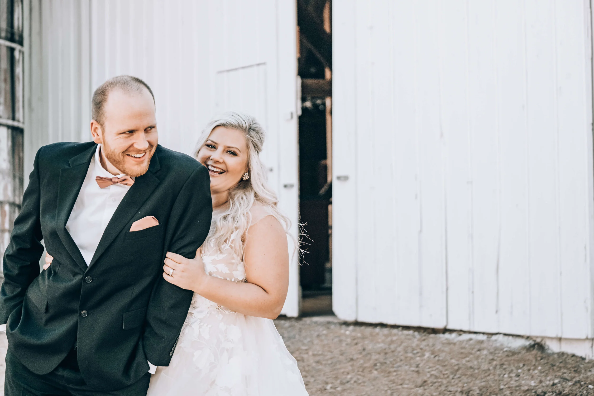 Hotel Landing_Wayzata_Minnesota_Wedding_Photography_LizNik_040.JPG