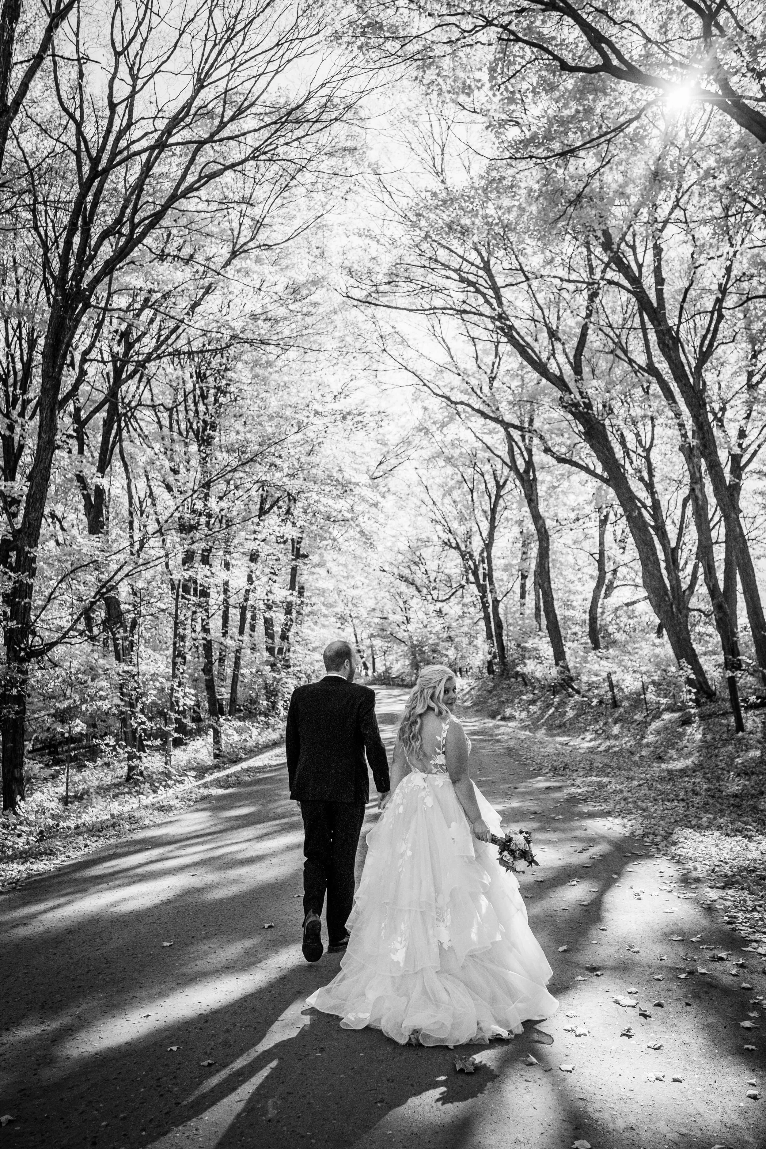 Hotel Landing_Wayzata_Minnesota_Wedding_Photography_LizNik_052.JPG
