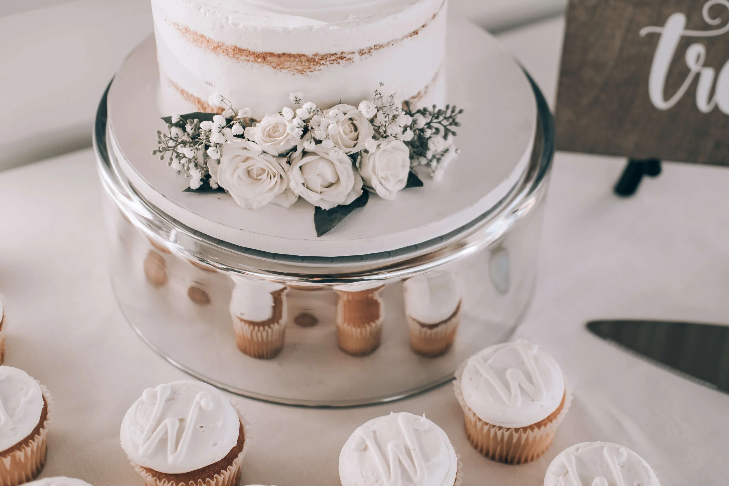 Hotel Landing_Wayzata_Minnesota_Wedding_Photography_LizNik_088.JPG