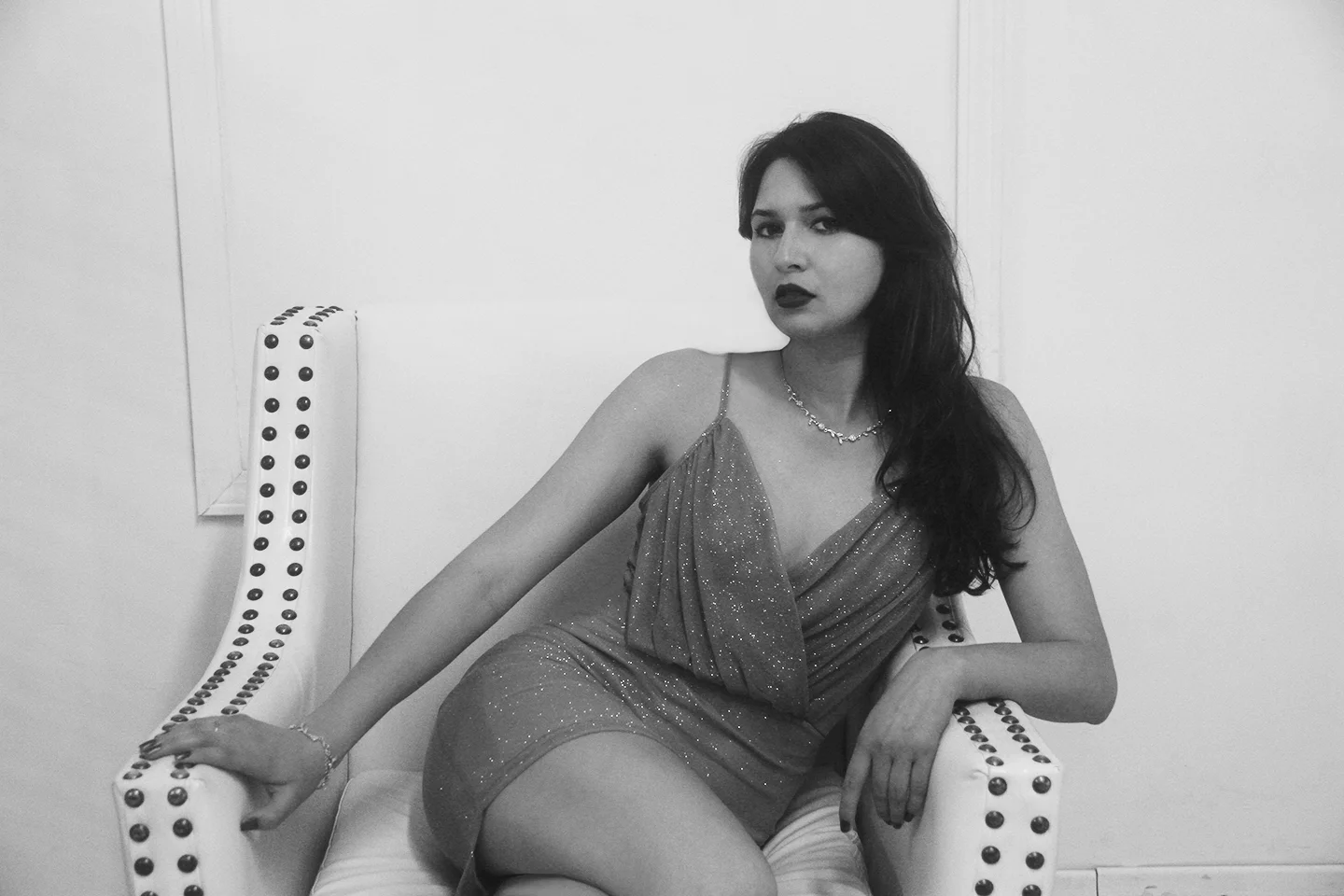 LAVISH STUDIOS 032_ORIG NEG_BW_SQ.jpg