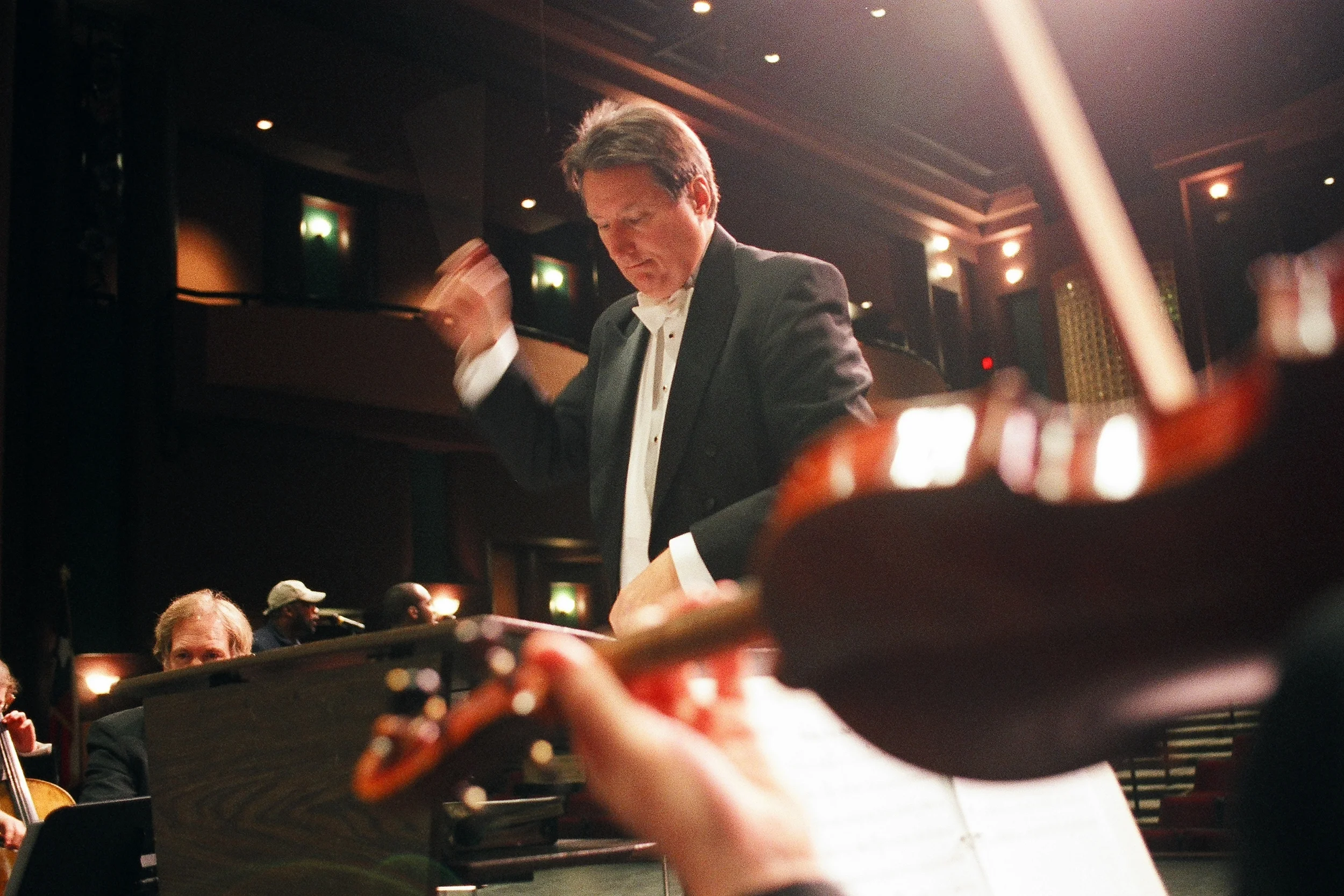Robert Conducting.jpg