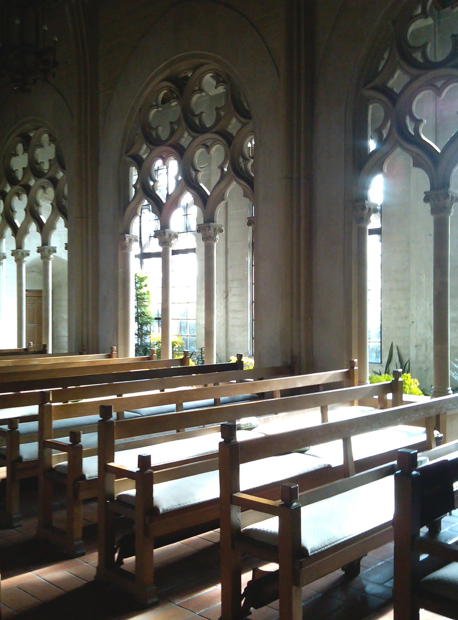 Chapel of Chimes interior 1.jpg