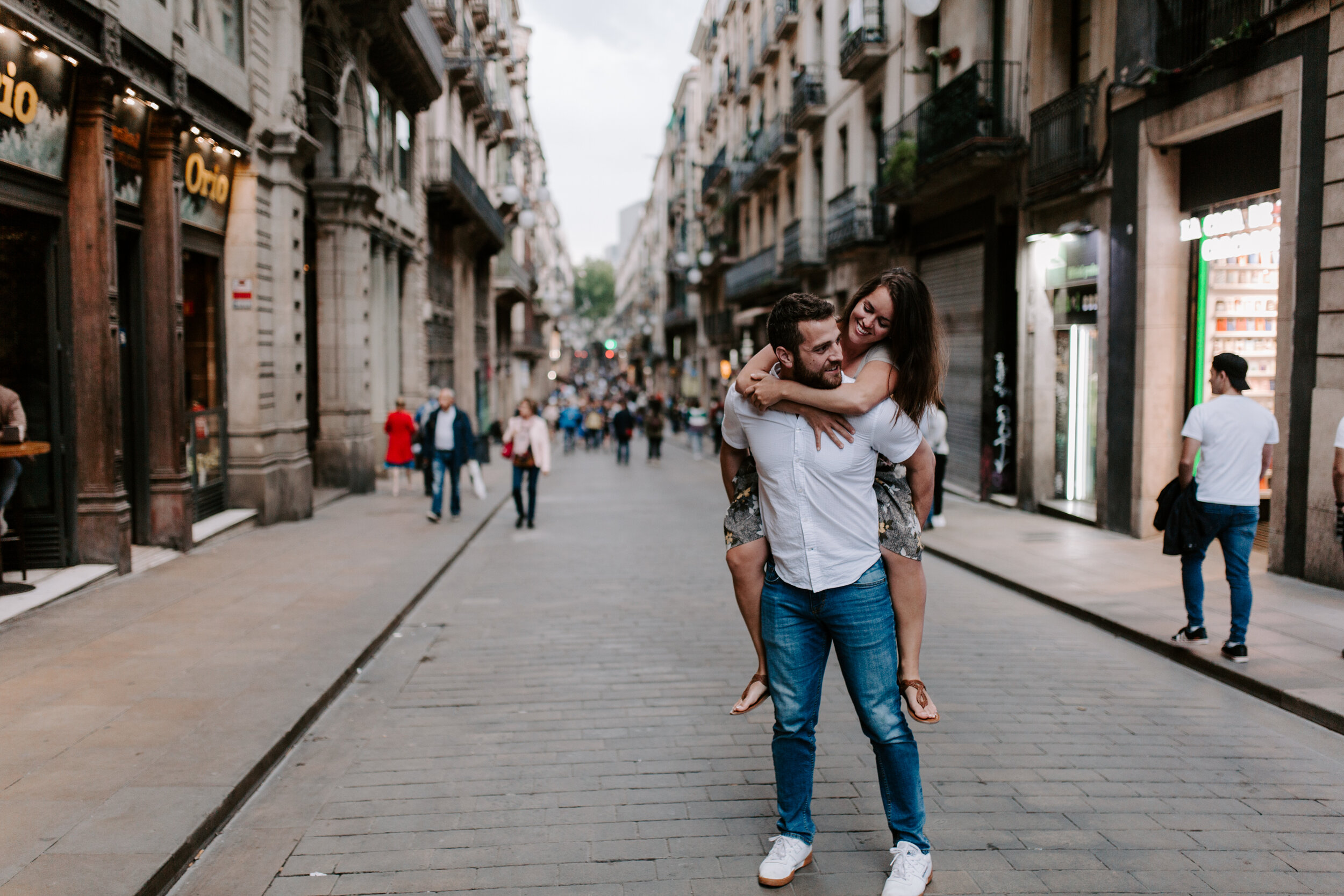 Barcelona, Spain Couples Engagement Session 