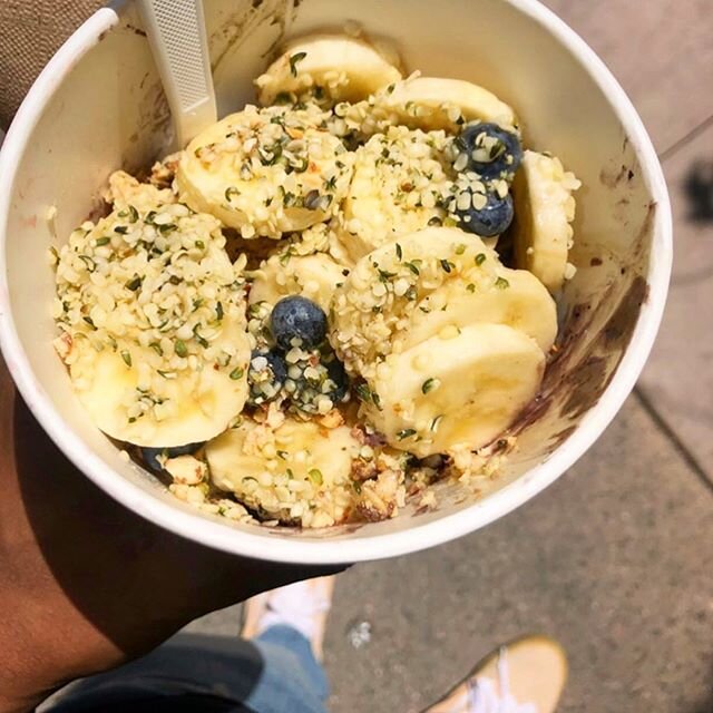 Hemp hearts for your 💚! Hemp hearts are a complete protein, especially rich in arginine, an important amino acid for heart health.
.
.
.

#backyardbowls #healthy #vegan #supportsmallbusiness #supportlocal #plantbased #organic #losangeles #santabarba