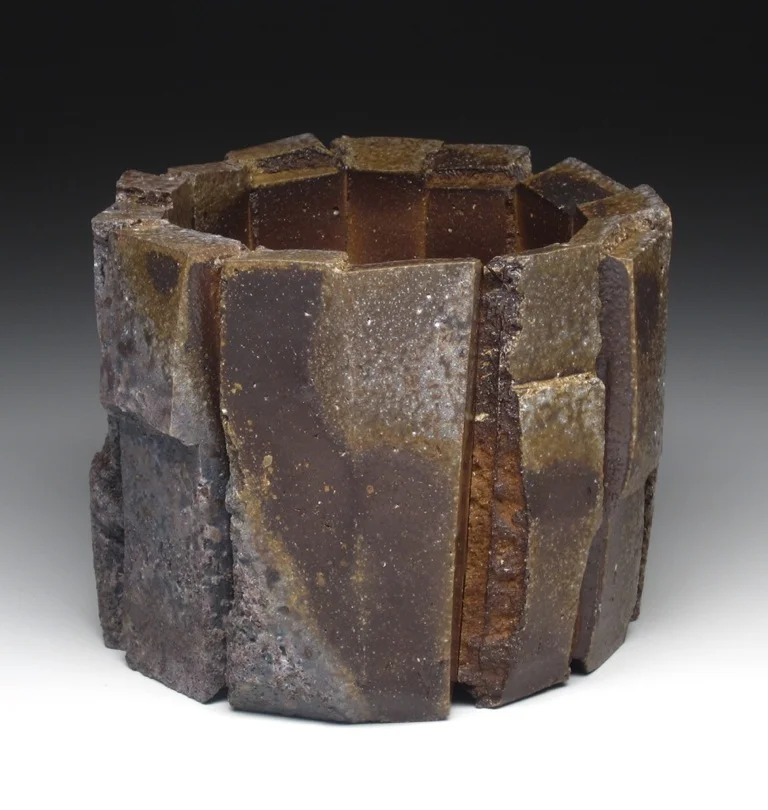 Round Sectioned Planter.