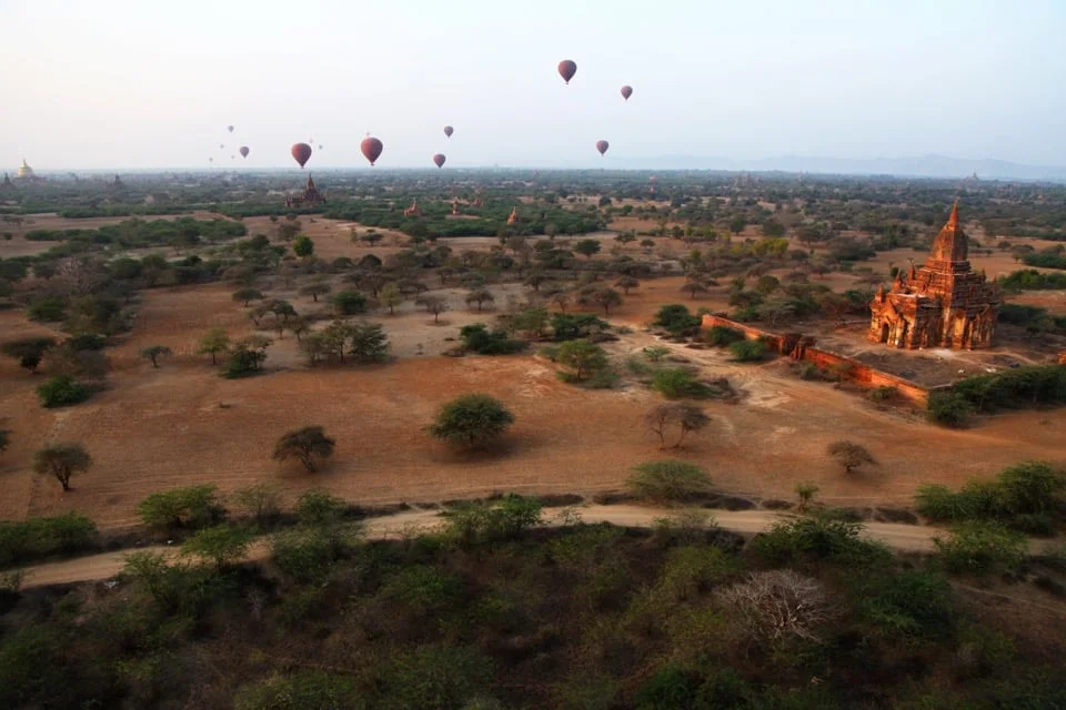 baganballoon(brighter).jpg