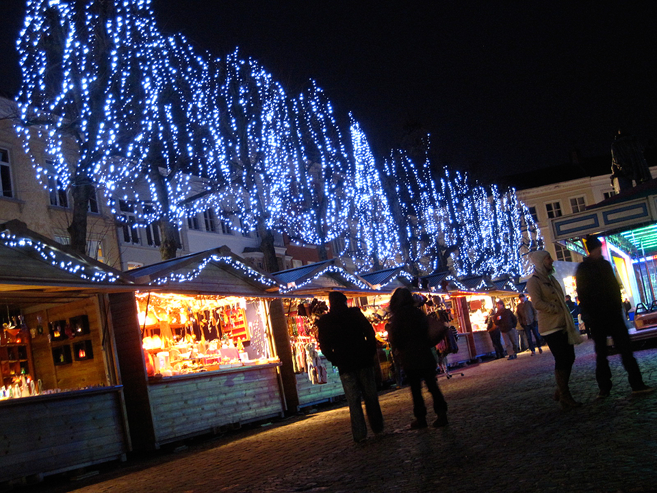 Holiday lights