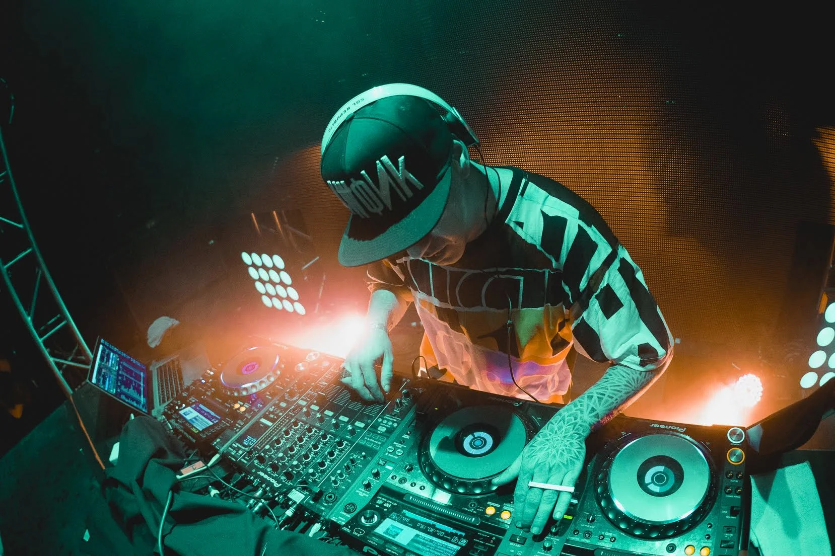 First Listen: Brillz Premieres 7 New Remixes in Geekin Remix Bundle 