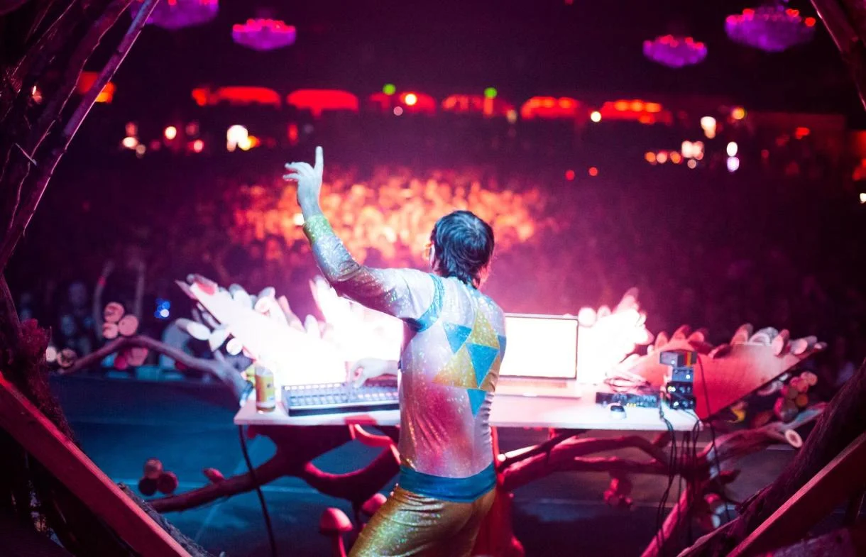 First Listen: The Polish Ambassador | Dreaming of an Old Tomorrow