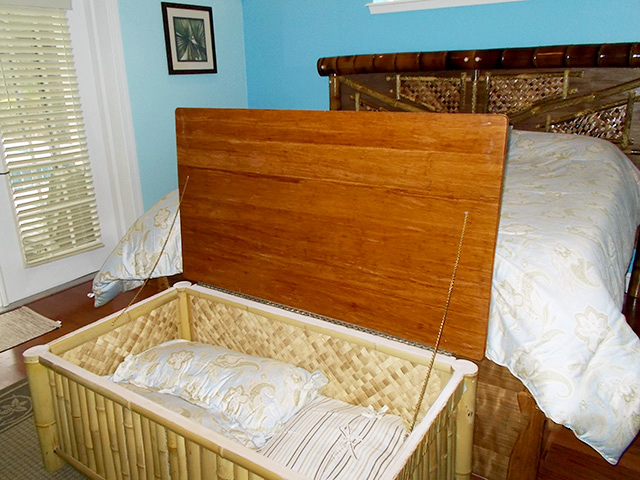 bamboo chest open.png