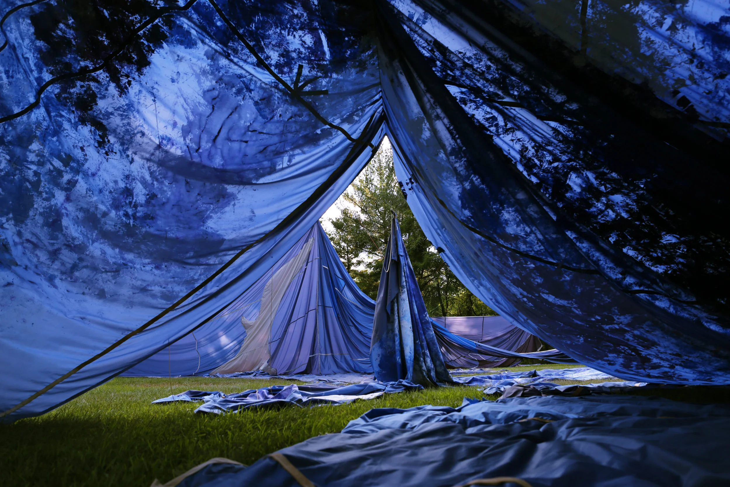 A New Kind of Ship - Site Specific Installation with Caiti Hawkins Hot Air Balloon, Paracord, Pine Trees, House Paint, Sky http://caiti-hawkins.squarespace.com/