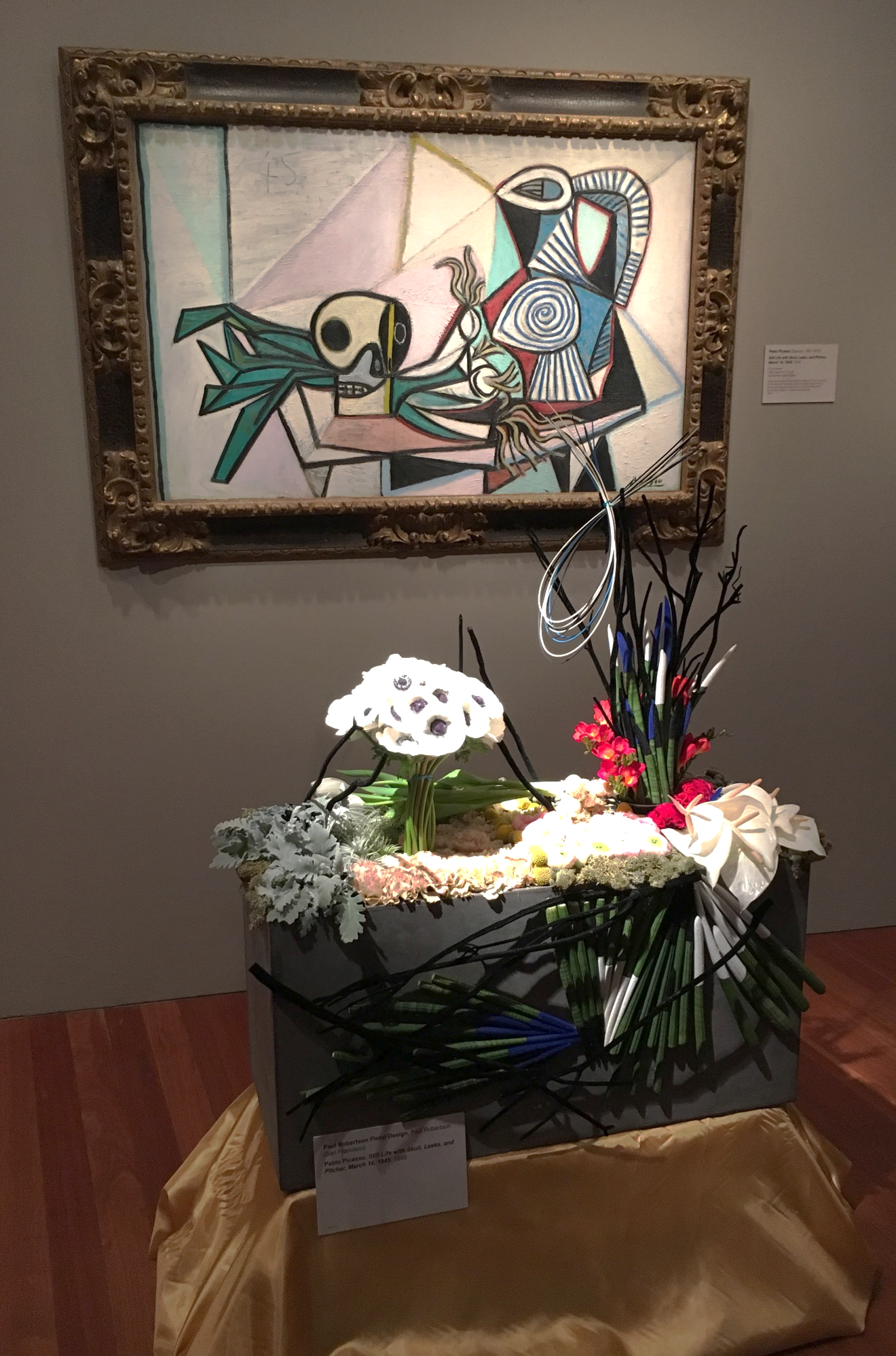 Picasso! Holy Moly! I love how this floral arrangement played with shapes and structure. 