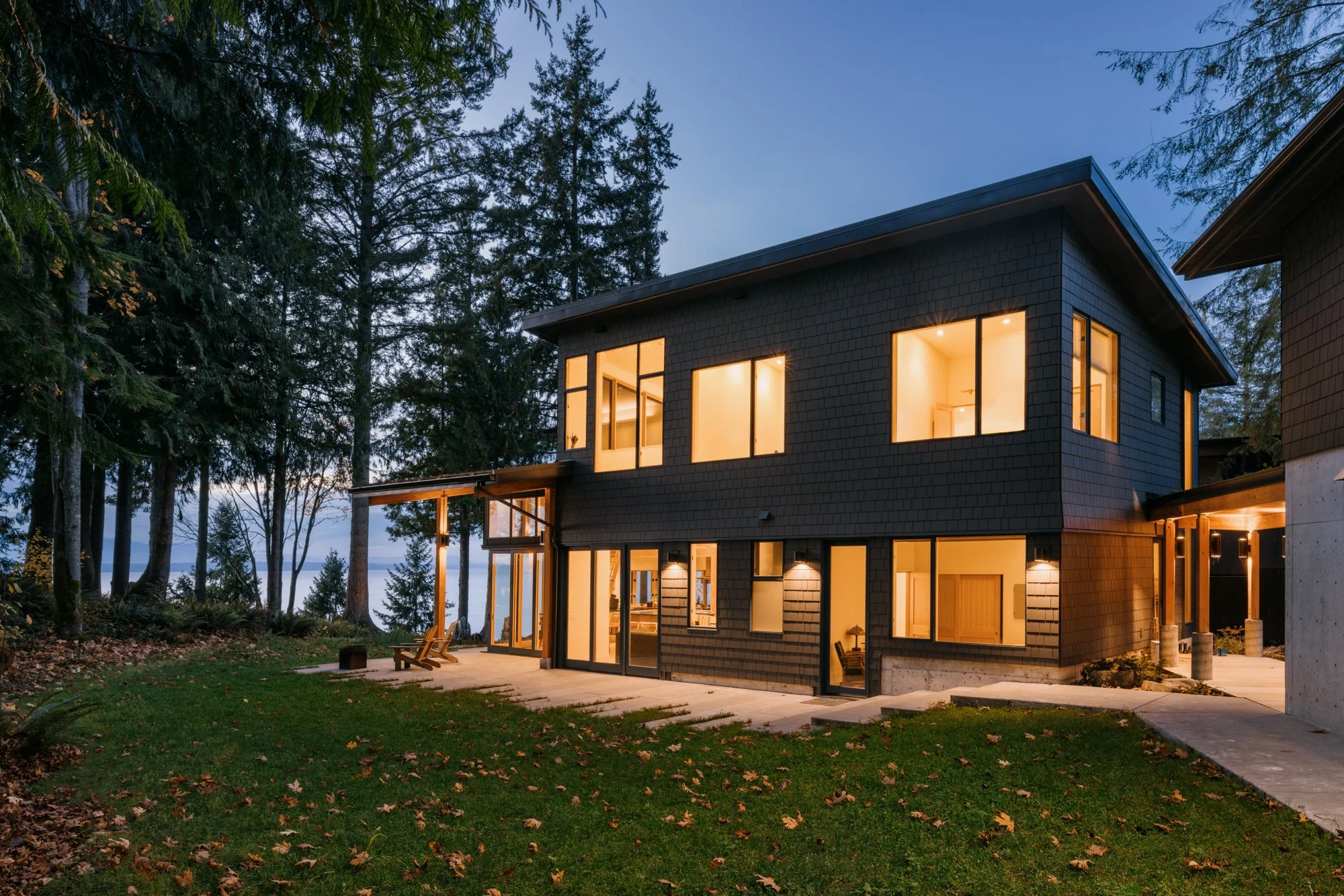 Pacific northwest home, outdoor living, home in the trees