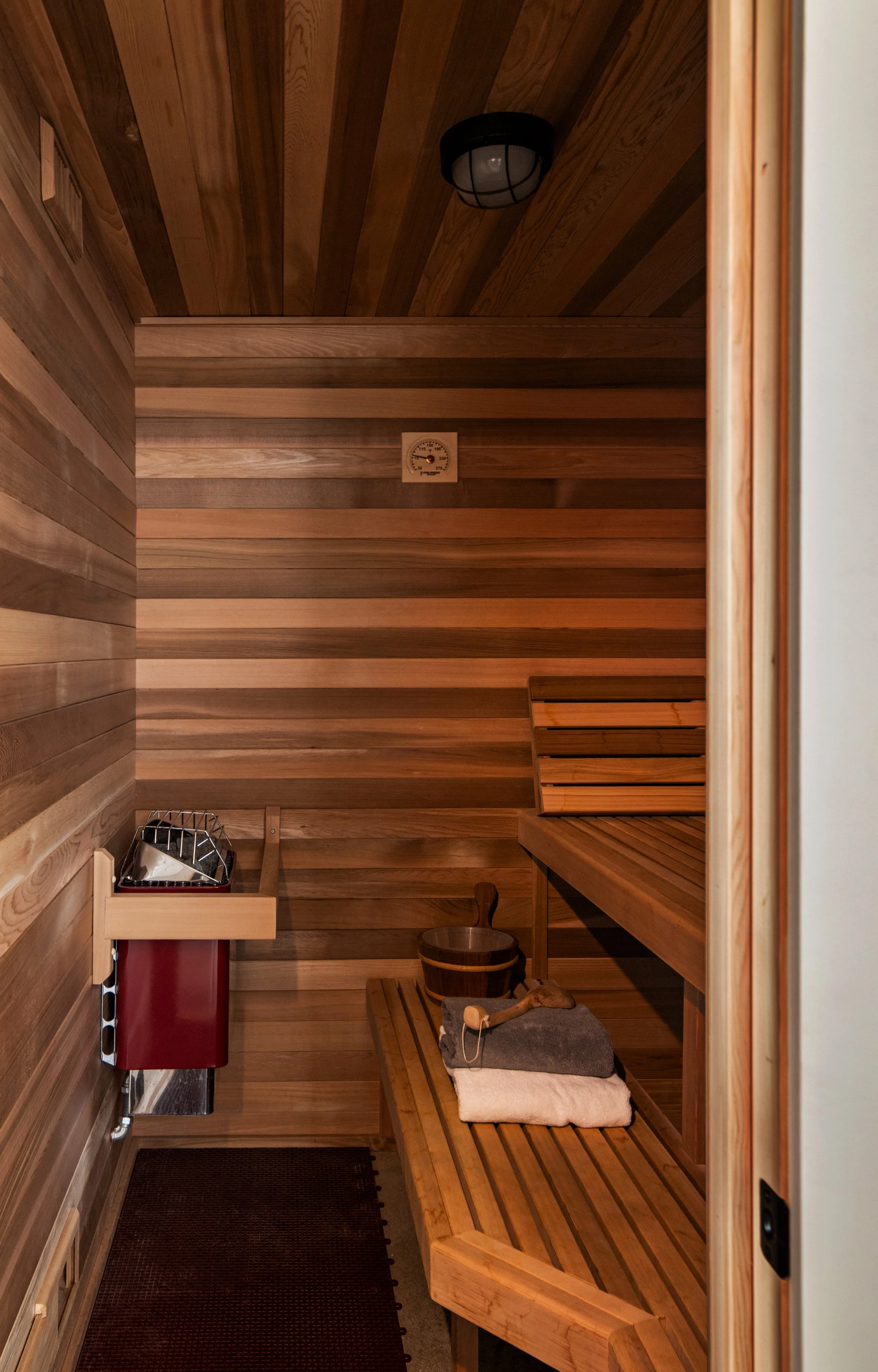 Whisky Jack, sauna