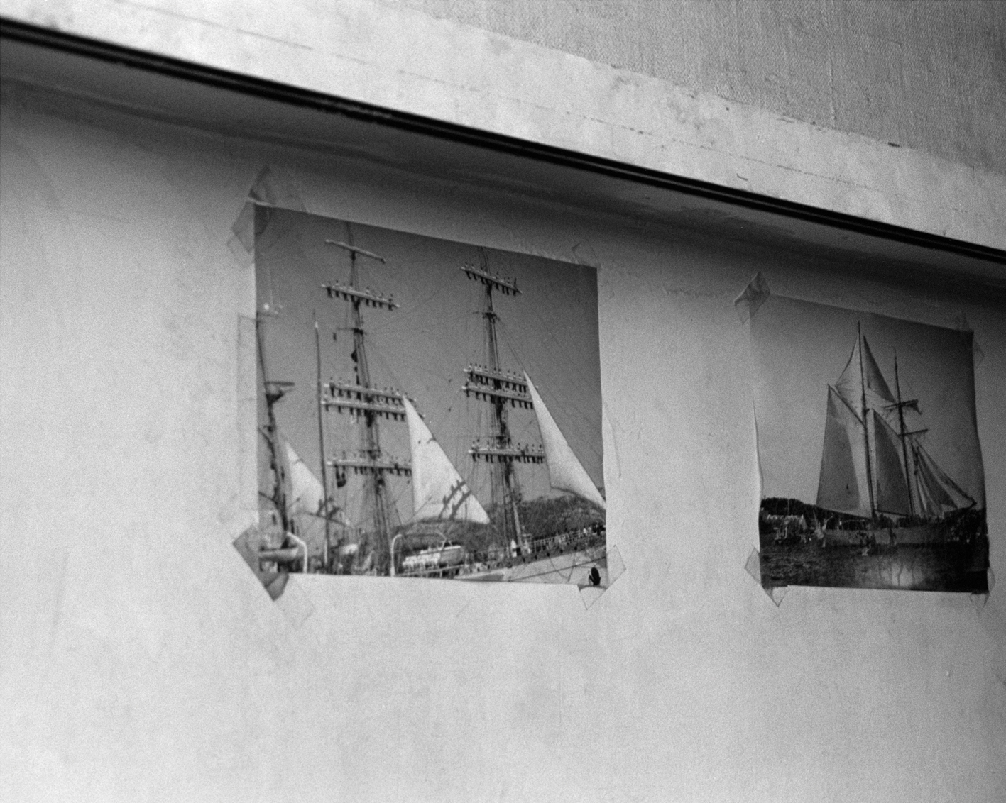    Ship posters &nbsp; 2011  chromogenic print 38 x 47.5 cm 