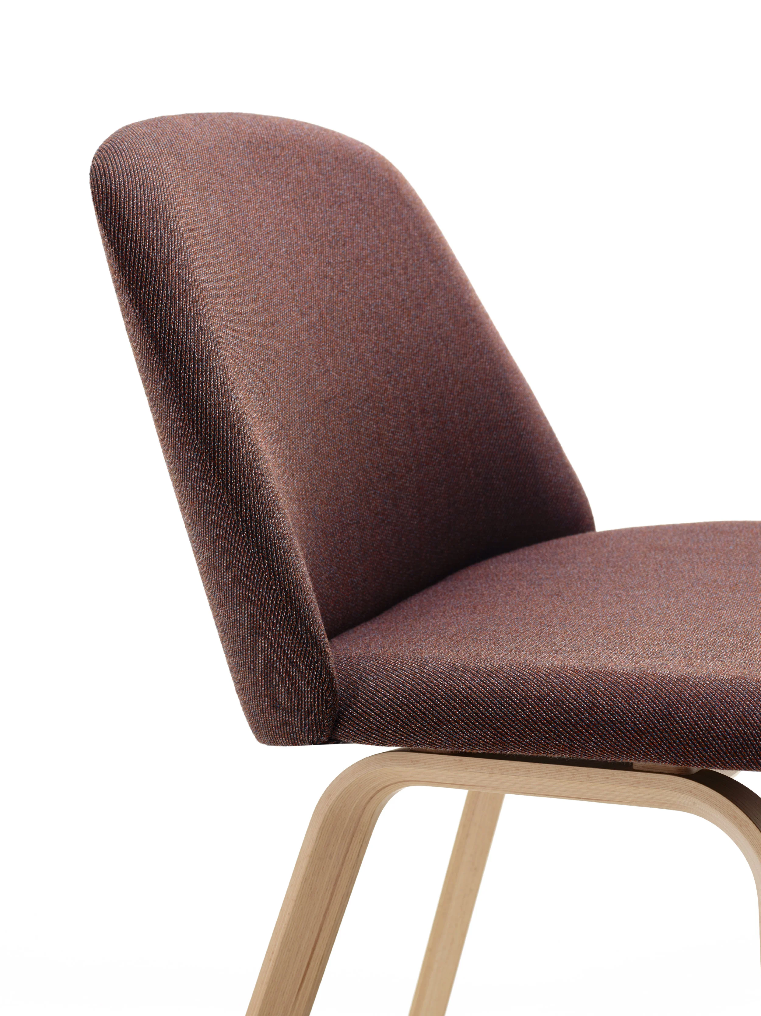 Arco-Close_Lounge_w_armrests-Gudmundur_Ludvik_HiRes-11.JPG