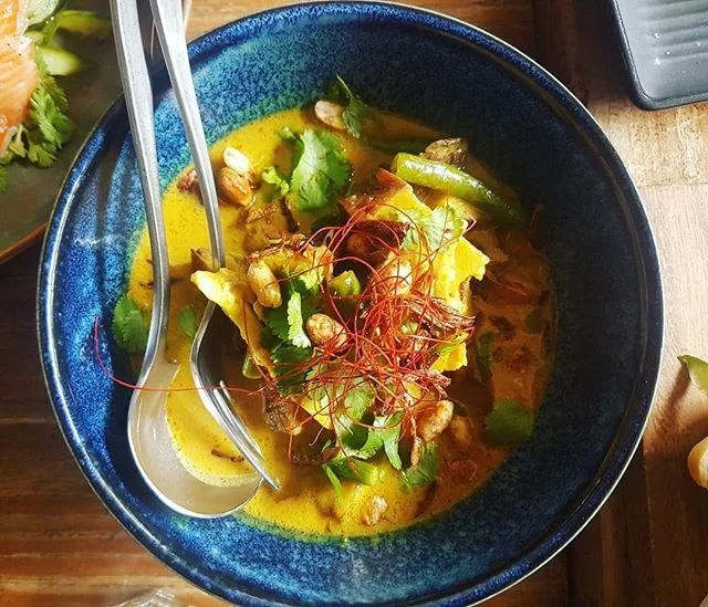 Happy Friday! This weather calls for a scrumptious curry so don't forget to try our... CHICKEN CURRY

Grilled chicken in yellow coconut curry, roasted kumara, beans, candied peanuts, lemongrass, coriander, shallots and  angel-hair chilies served with