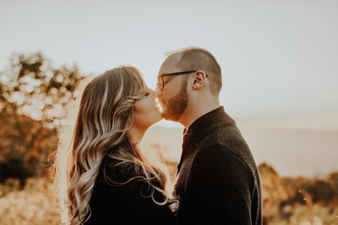 Is it too late to say Happy New year??🤔 Anyways Happy New year and Happy Tuesday! 🧡

Missing this weather right now. Also how lovely are these two 😍💖