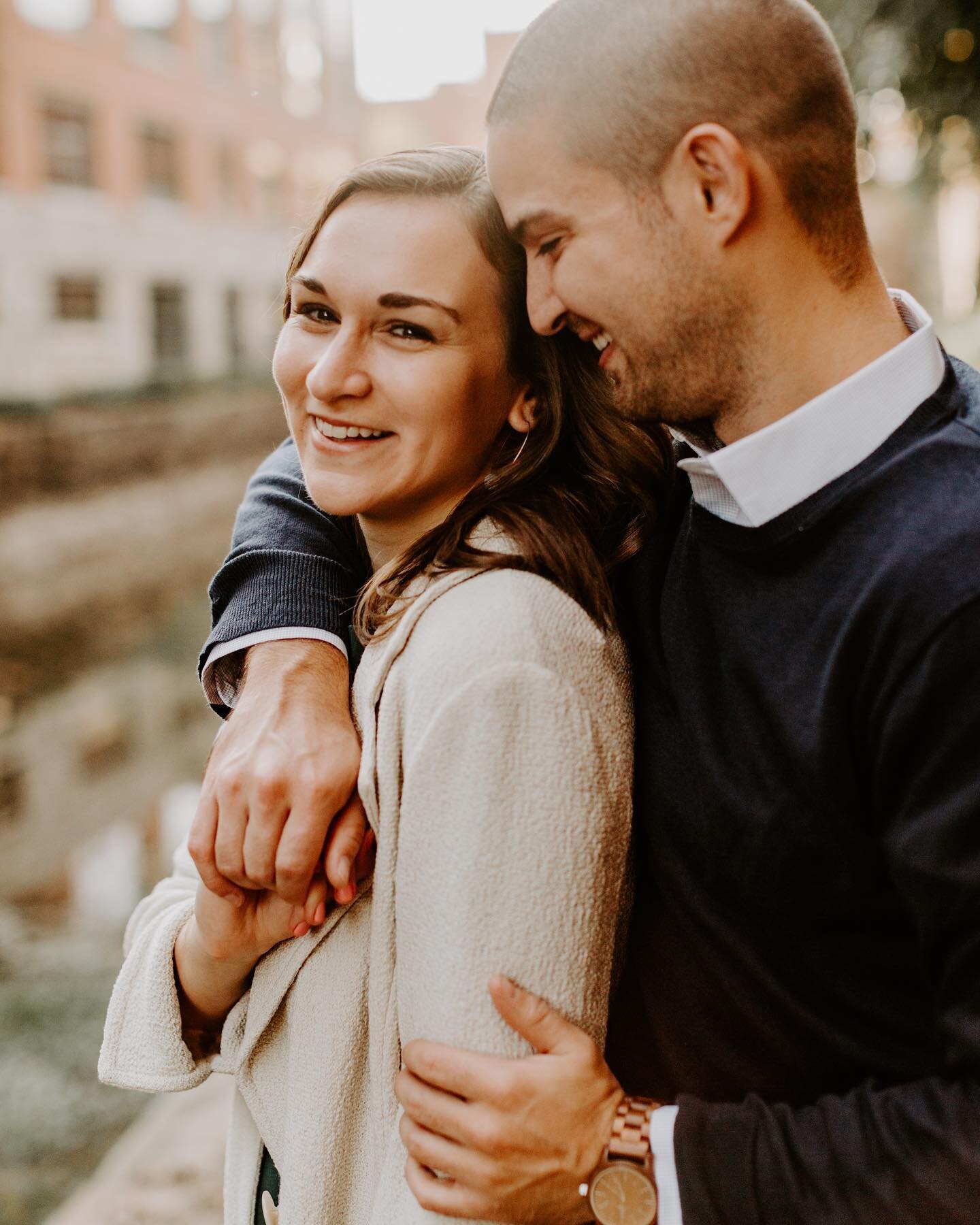 Soo glad the snow is melting! It was cute at first but I&rsquo;m tired of it already lol. I can&rsquo;t wait for warmer weather! In love with this session! 😍✨🧡 we always love photographing in Georgetown!