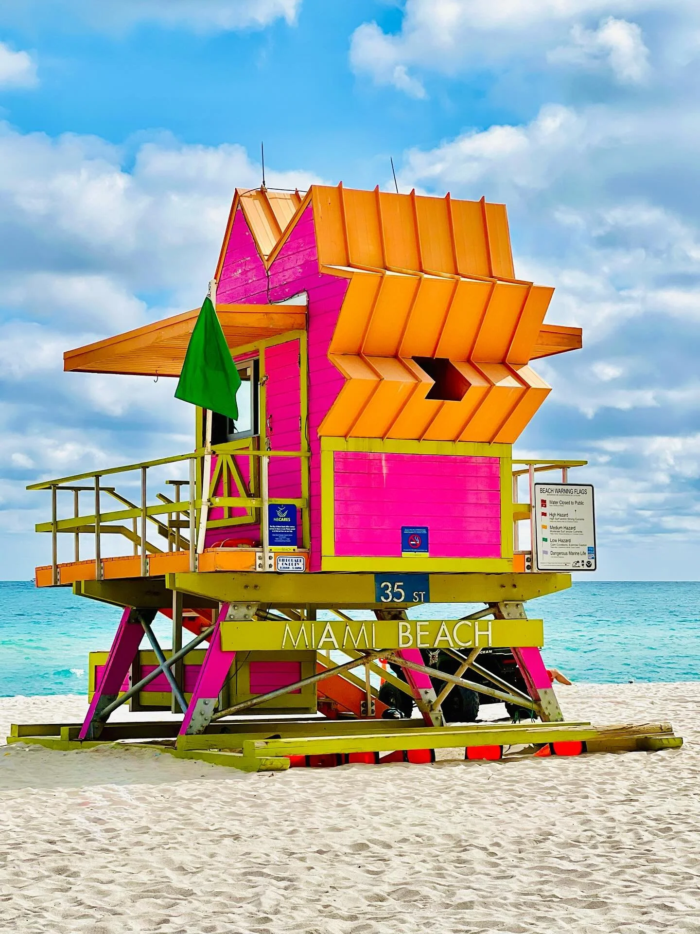 Lifeguard Stand - Miami Beach, FL - 2025 #miami #miamibeach #florida #miamibeachflorida #lifeguard #lifeguardtower #beach #vivid #color #colorful #summer #blue #blueskies